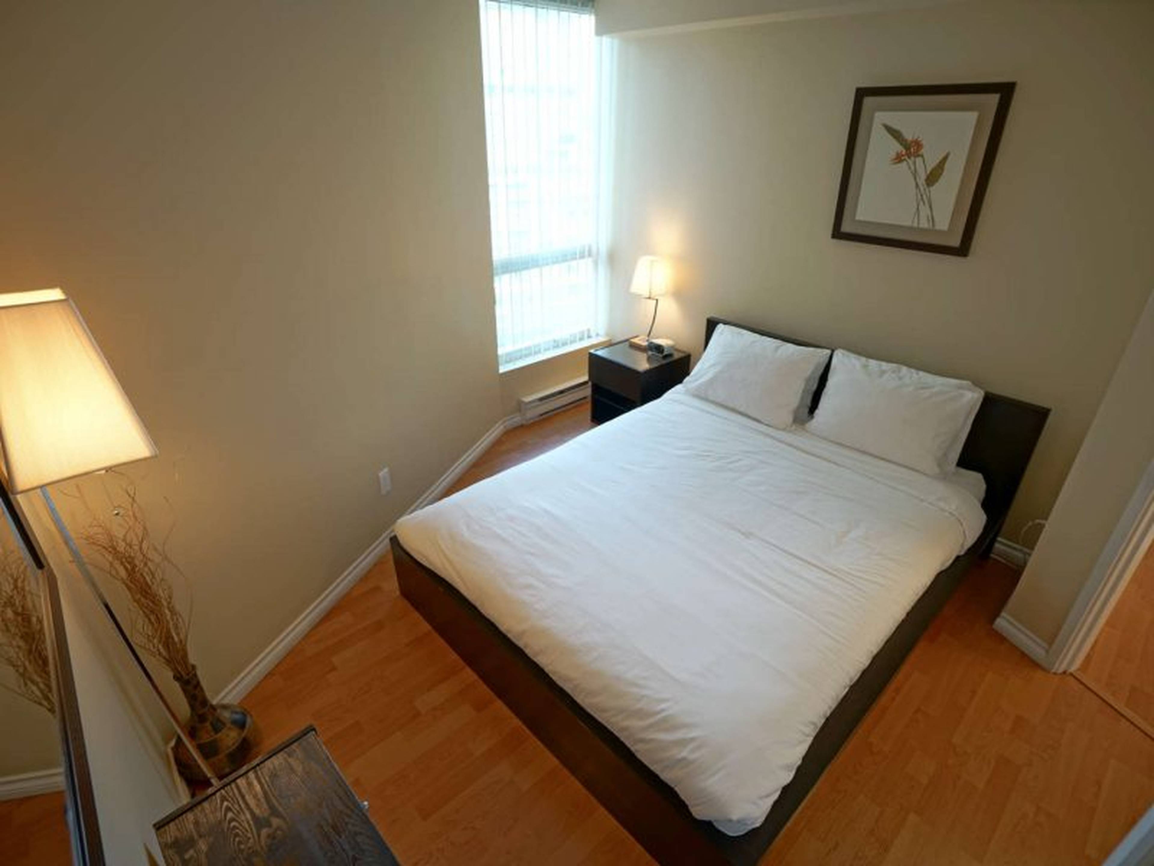 555 Jervis St 8