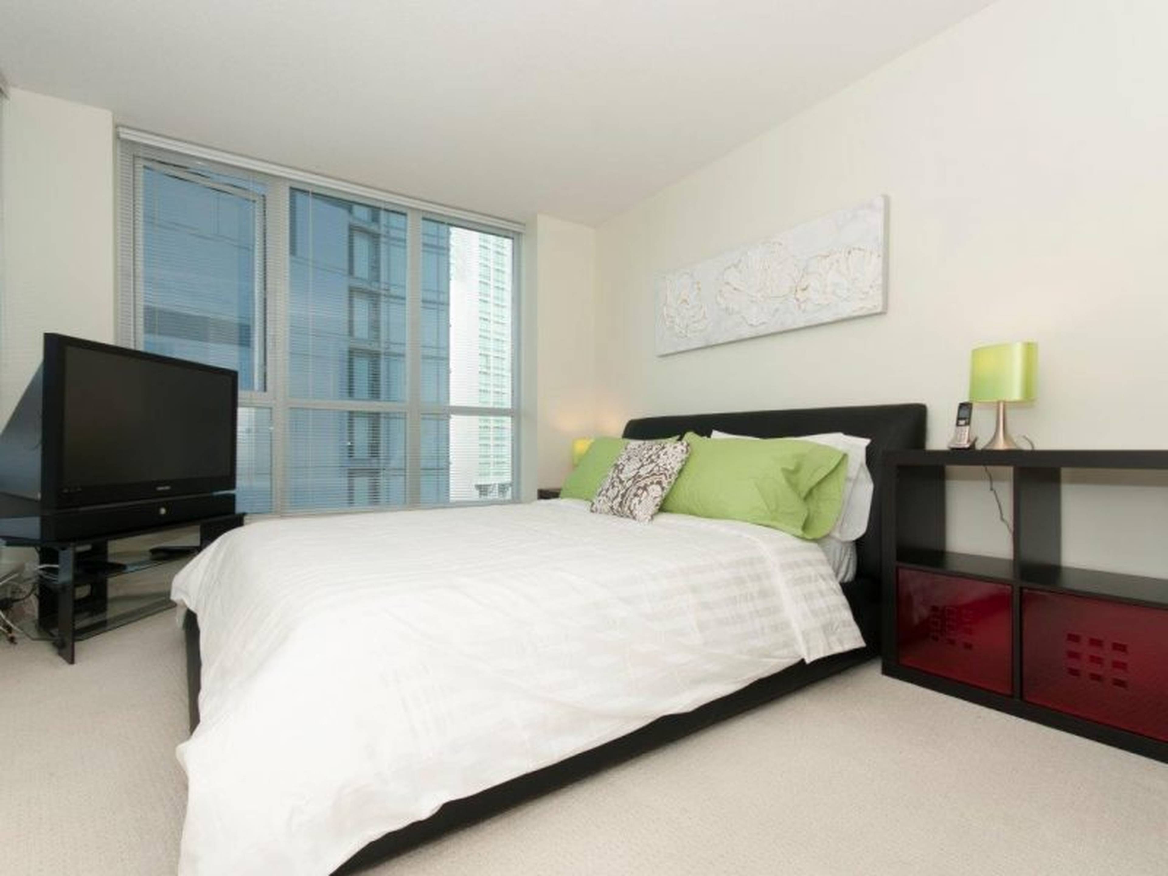 702 1189 Melville St, Vancouver, BC 2 Bedroom Apartment for Rent