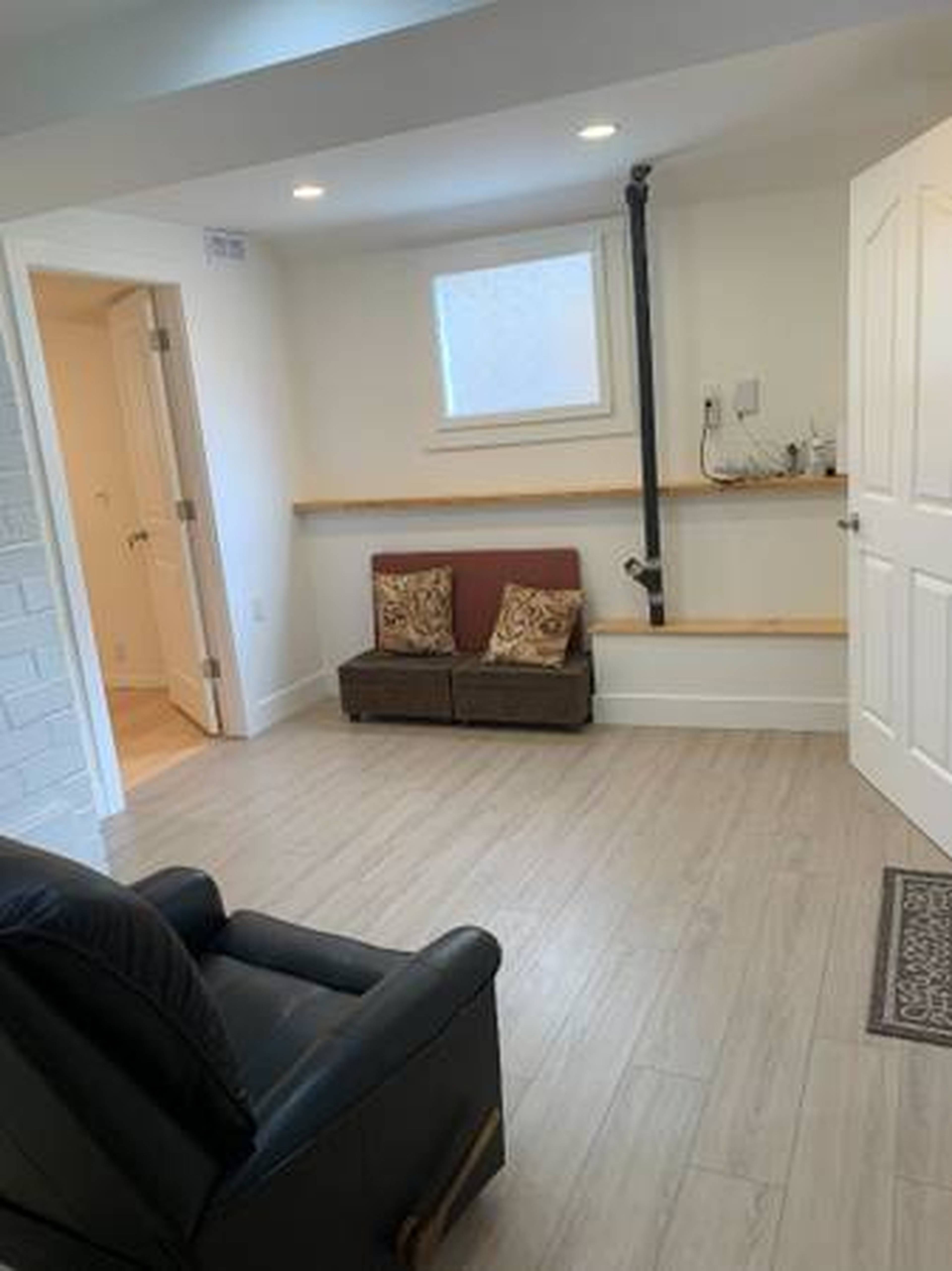 E 20th Ave, Vancouver, BC 2 Bedroom Room for Rent liv.rent