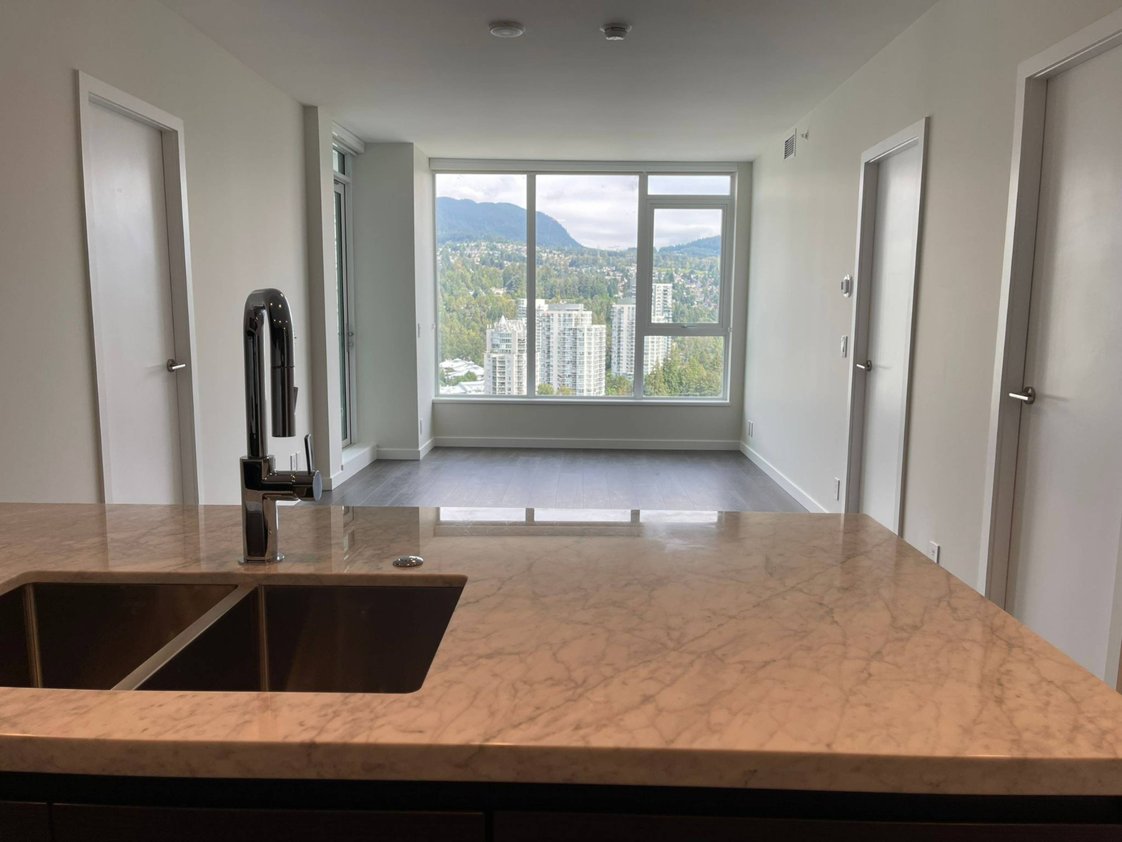 308 Morrissey Rd, Port Moody, BC 2 Bedroom Apartment for Rent liv.rent