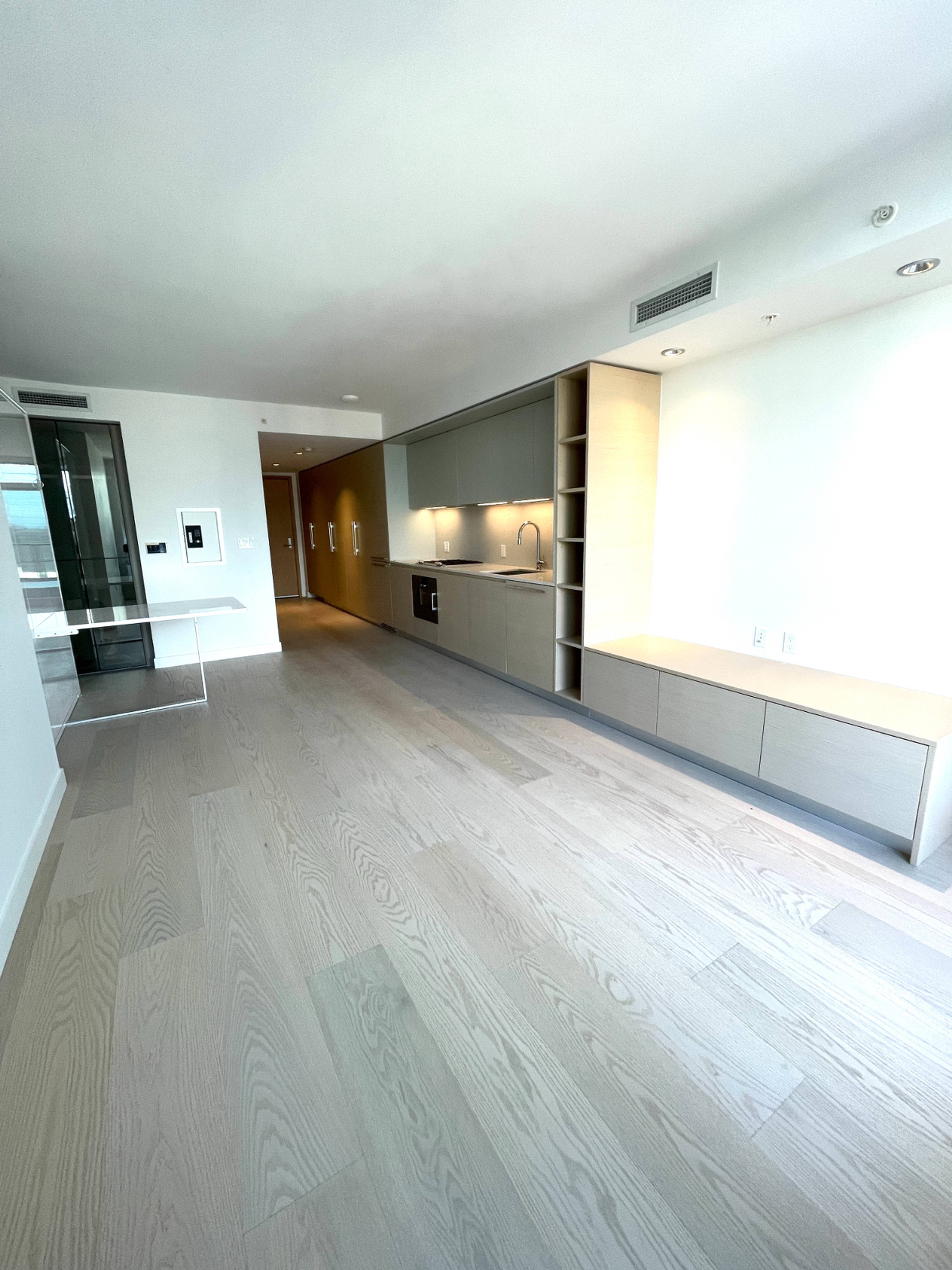 2806 1289 Hornby St, Vancouver, BC Studio Apartment for Rent liv.rent