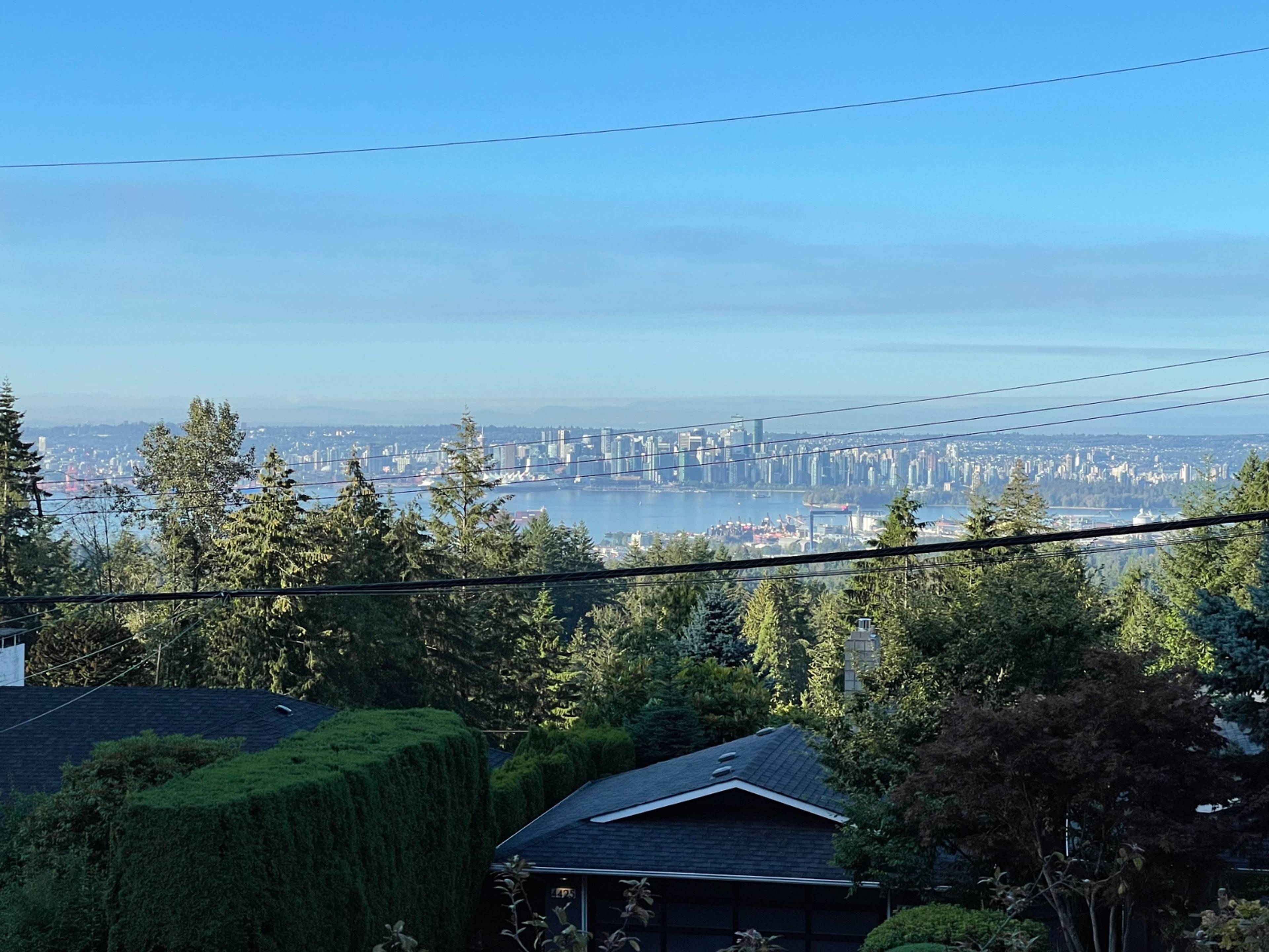 Starlight Way, North Vancouver, BC 5 Bedroom House for Rent liv.rent