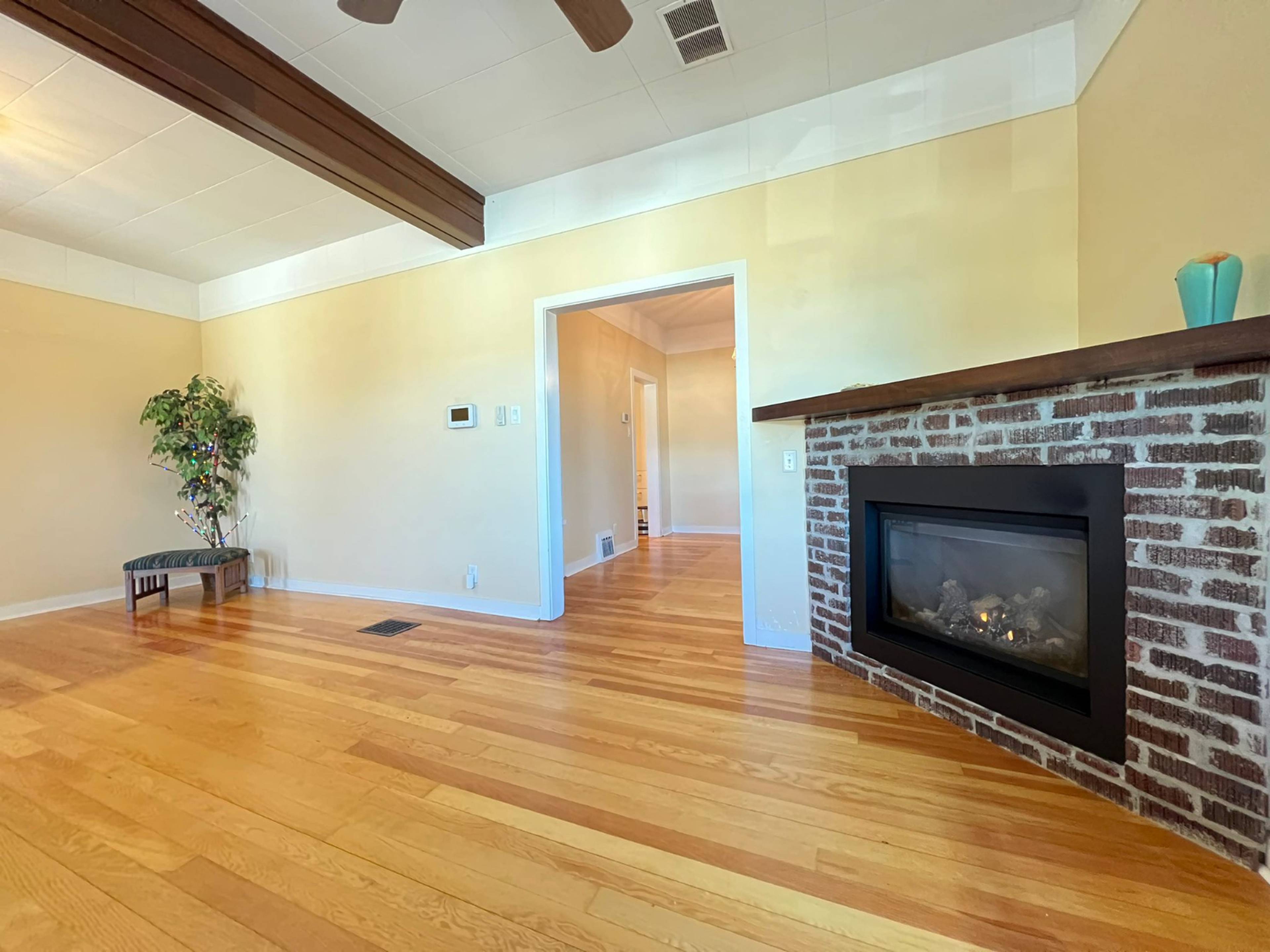 Upper 2713 Jane St, Port Moody, BC 3 Bedroom Room for Rent liv.rent