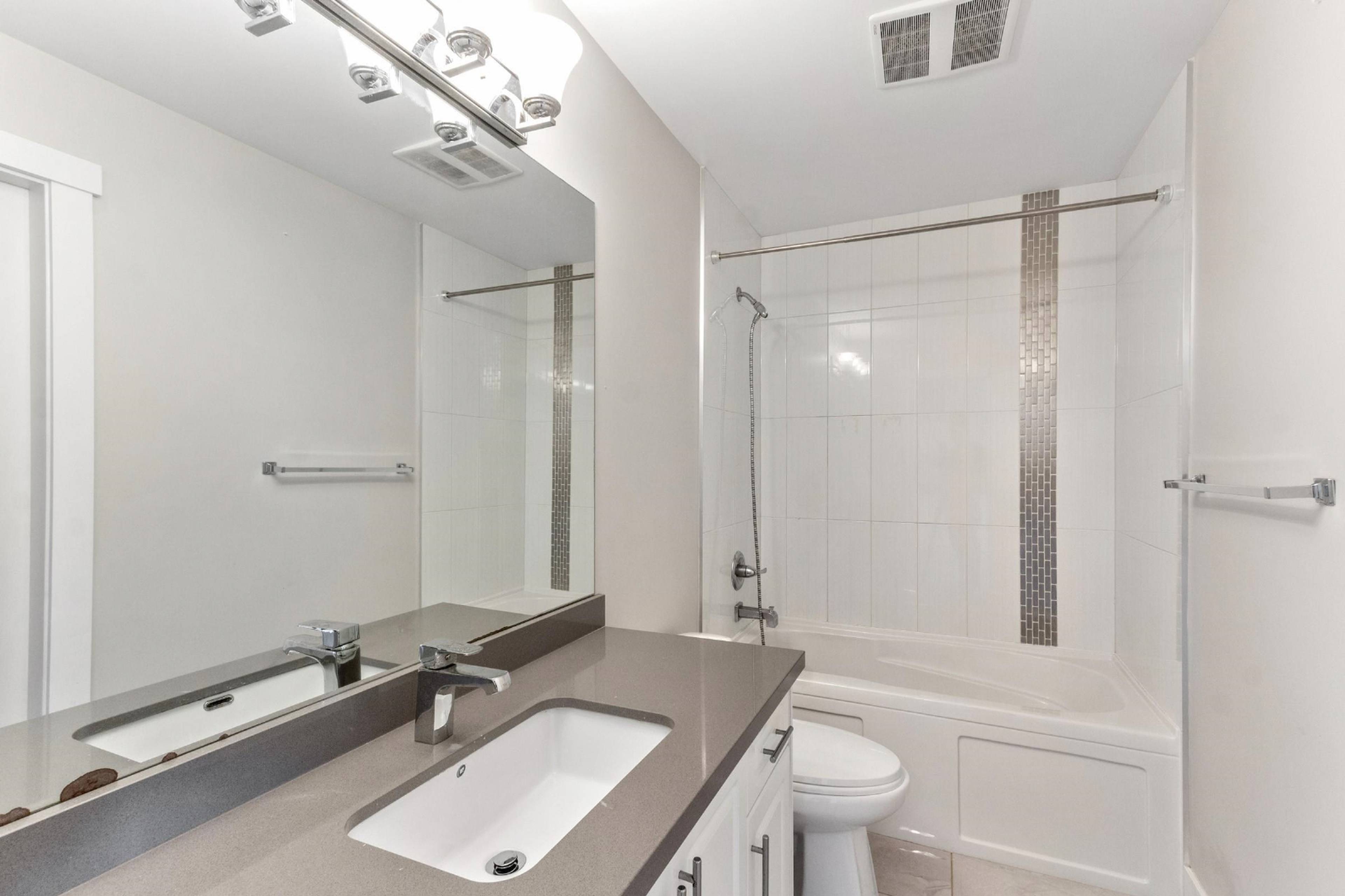 Harris Ave, Coquitlam, BC 2 Bedroom Room for Rent liv.rent