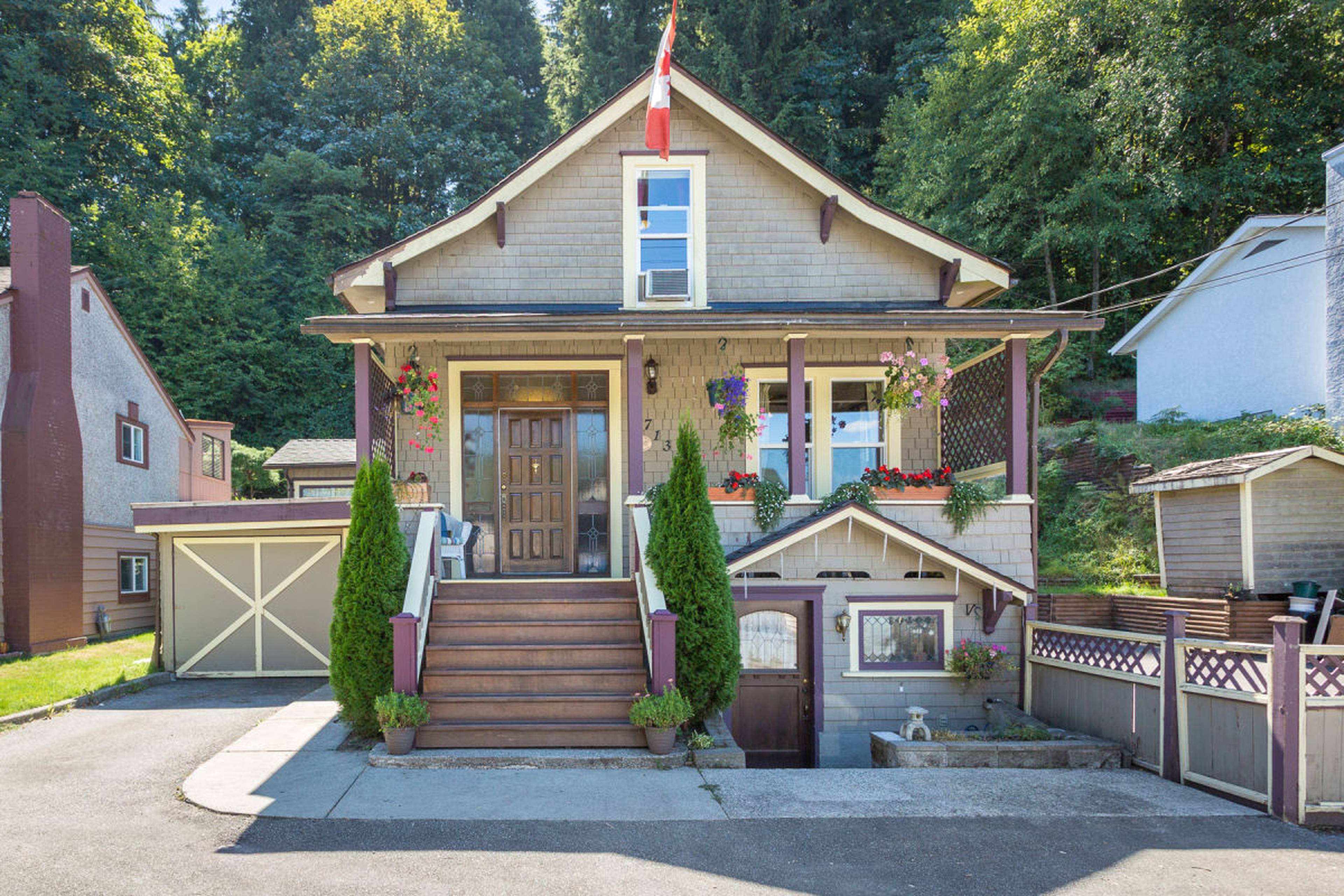 2713 Jane St, Port Moody, BC 3 Bedroom House for Rent liv.rent