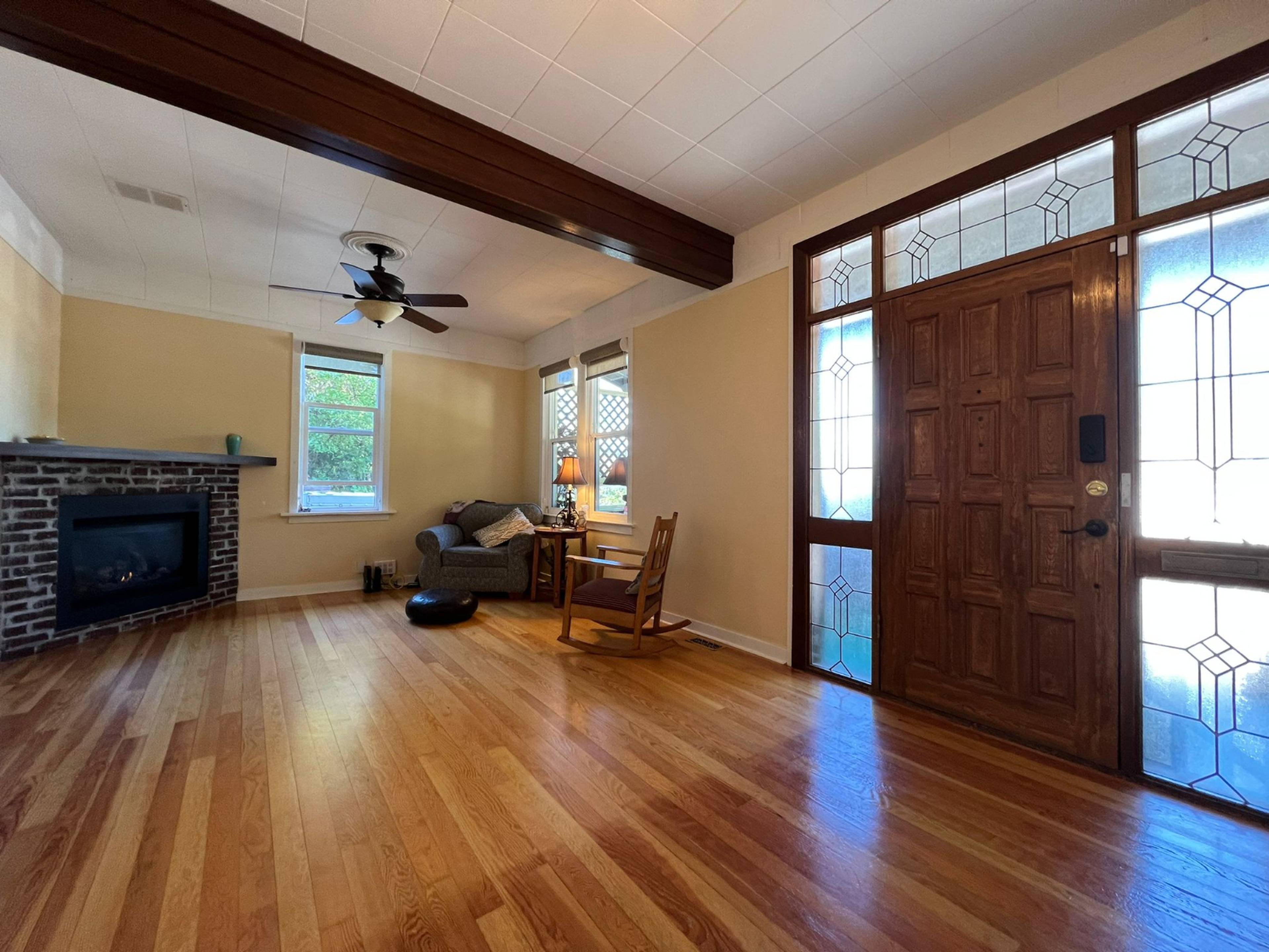 2713 Jane St, Port Moody, BC 3 Bedroom House for Rent liv.rent