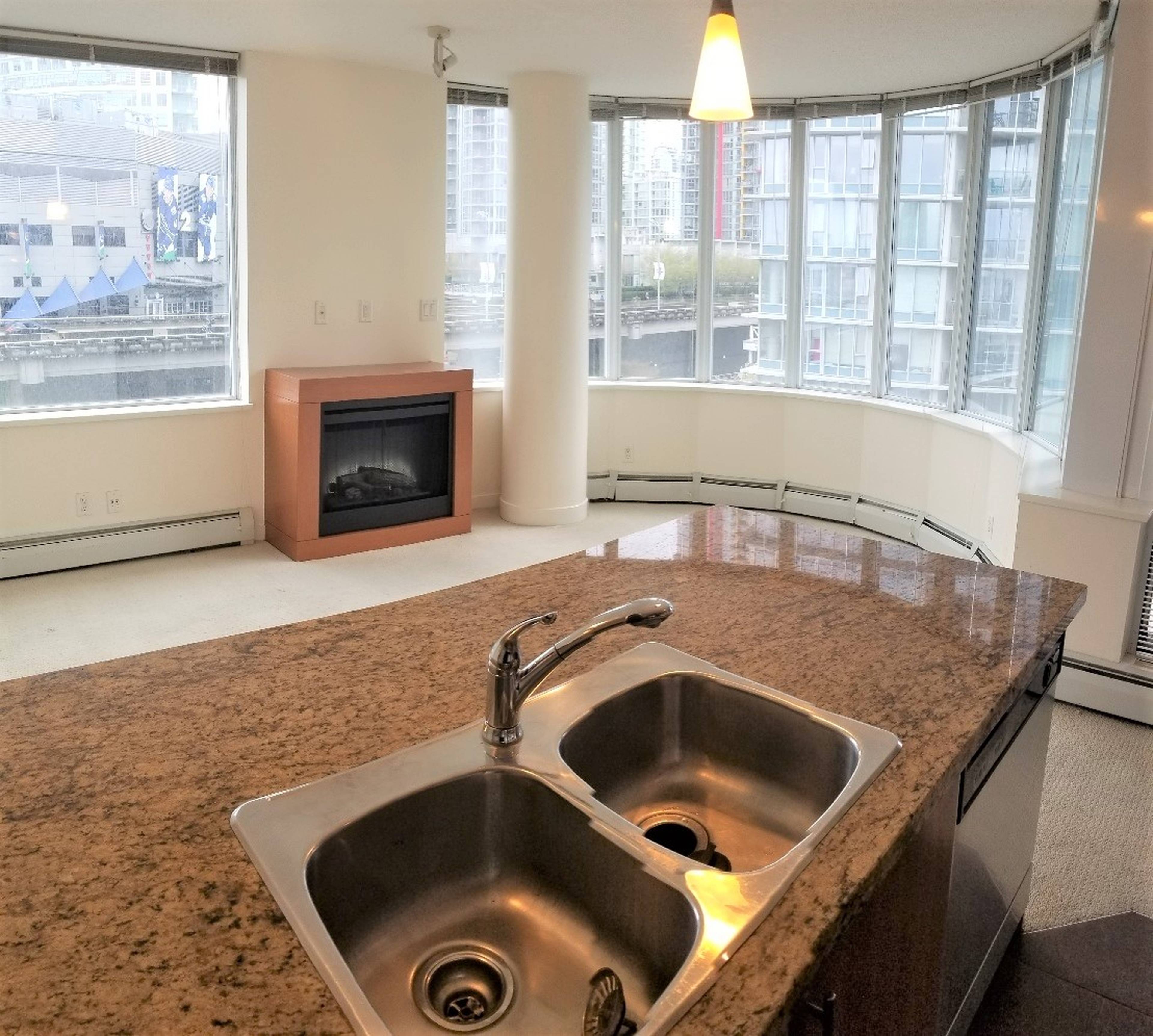 688 Abbott St, Vancouver, BC 1 Bedroom Apartment for Rent liv.rent