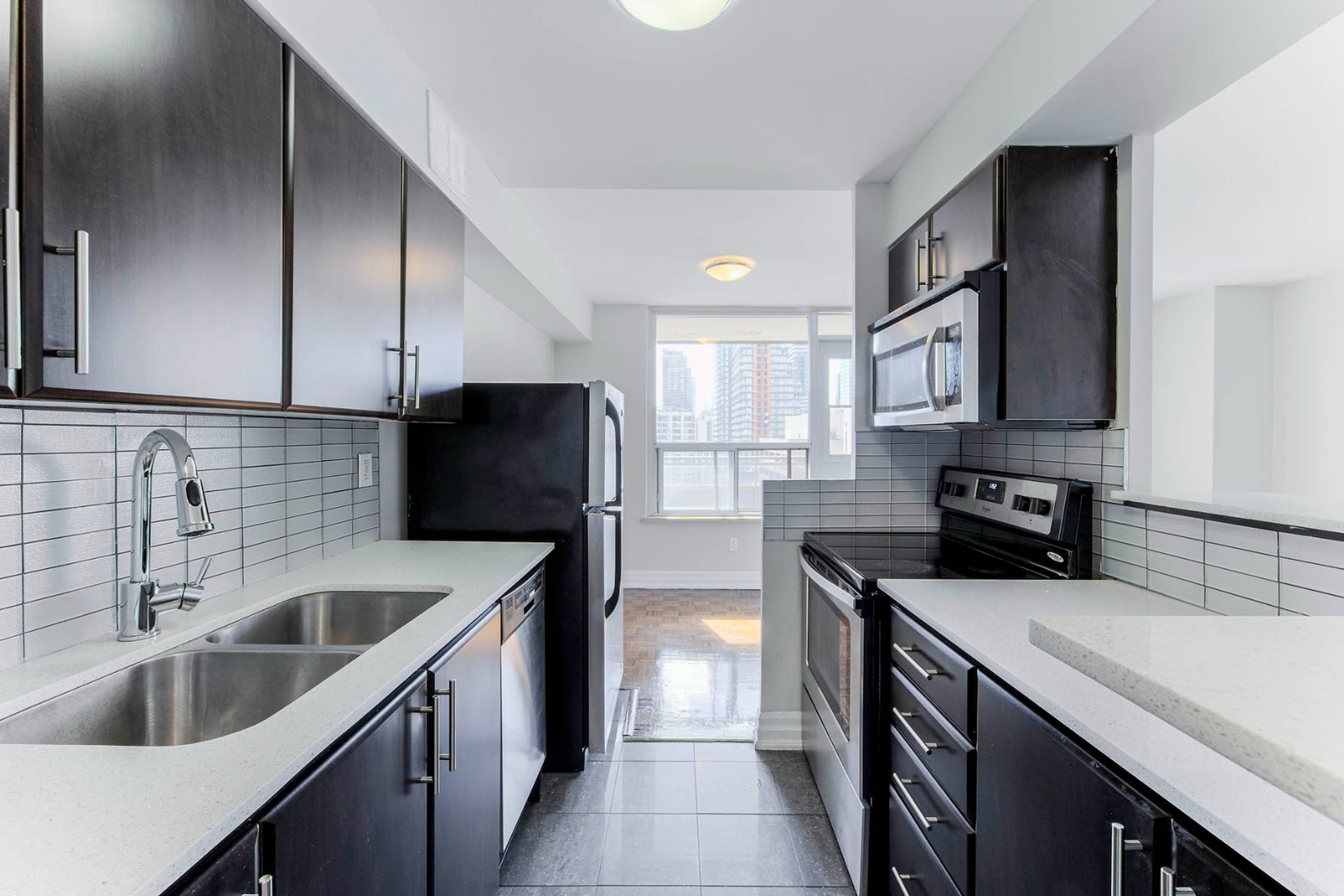 15 Dundonald St, Toronto, ON 2 Bedroom Apartment for Rent liv.rent