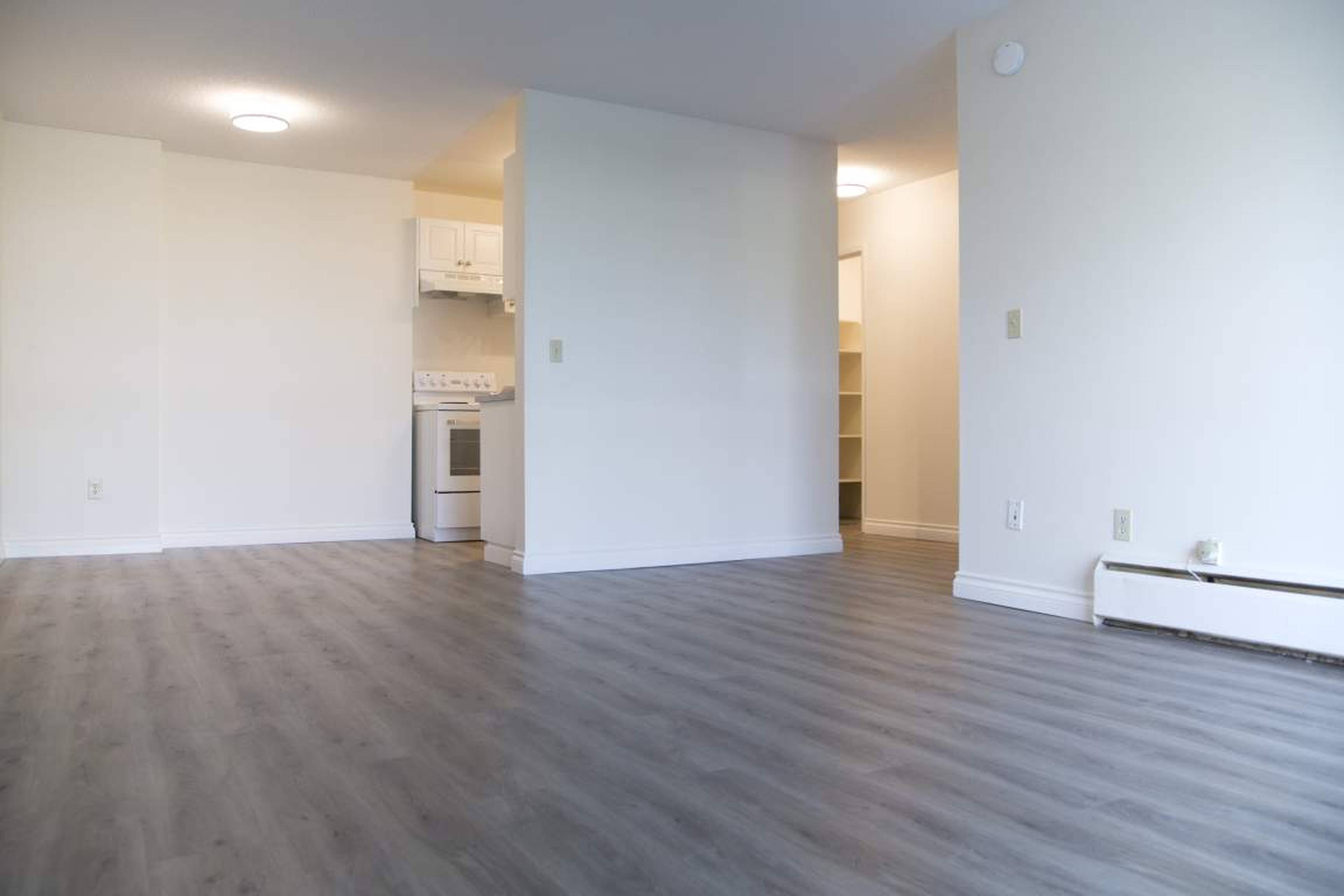 1 Bedroom 5772 177B St, Surrey, BC 1 Bedroom Apartment for Rent