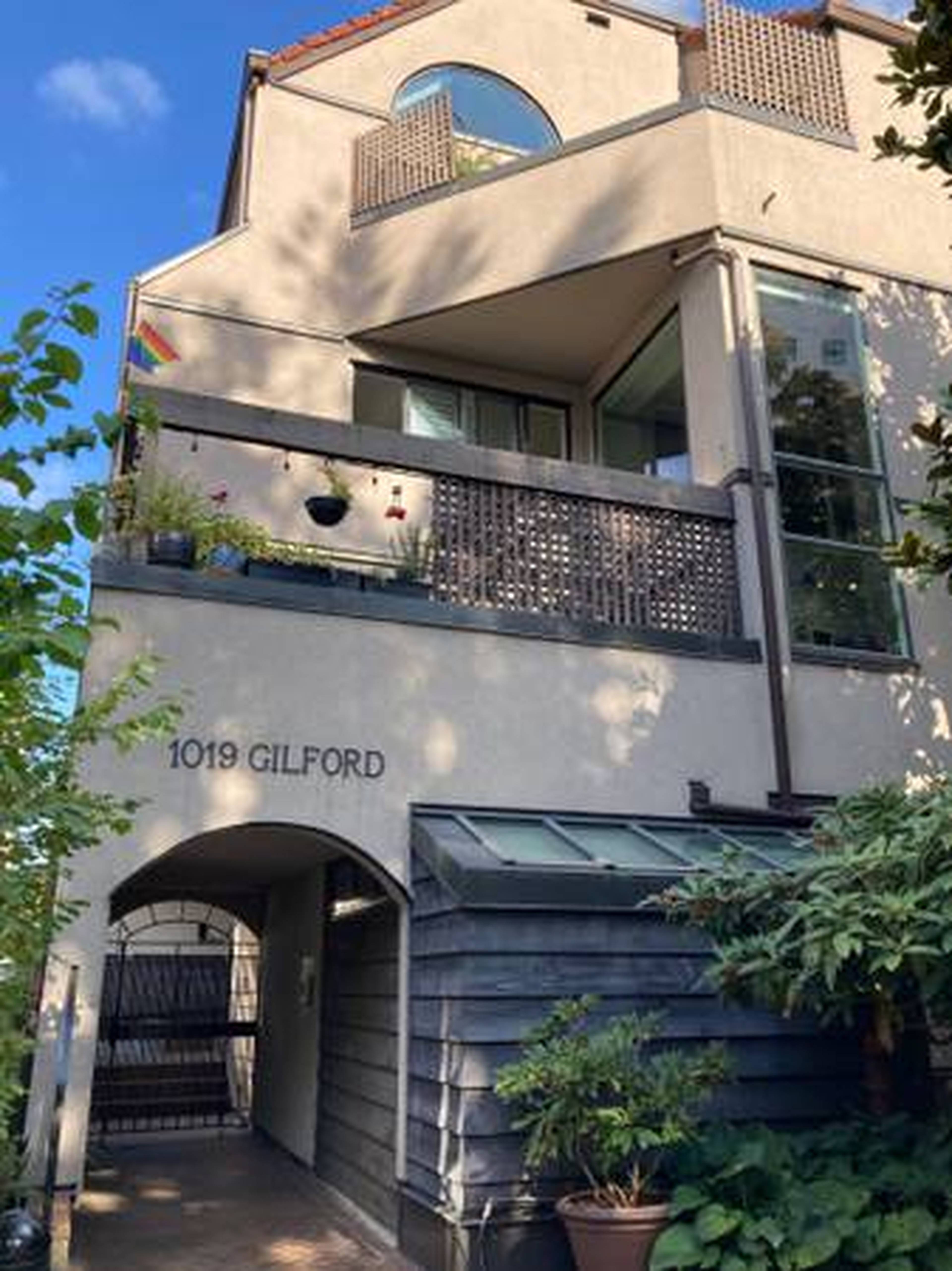 1019 Gilford St, Vancouver, BC 2 Bedroom Apartment for Rent liv.rent