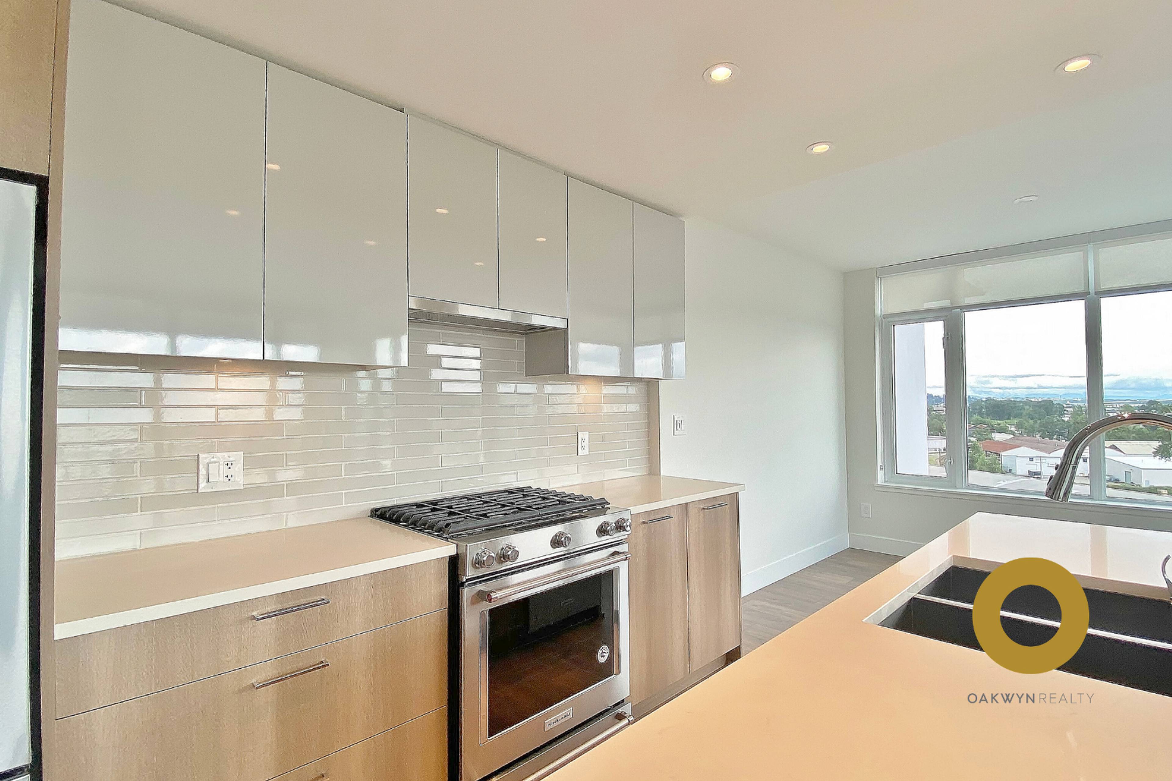 2 ch.  · 2 s. de bains for rent $2,700 / mois