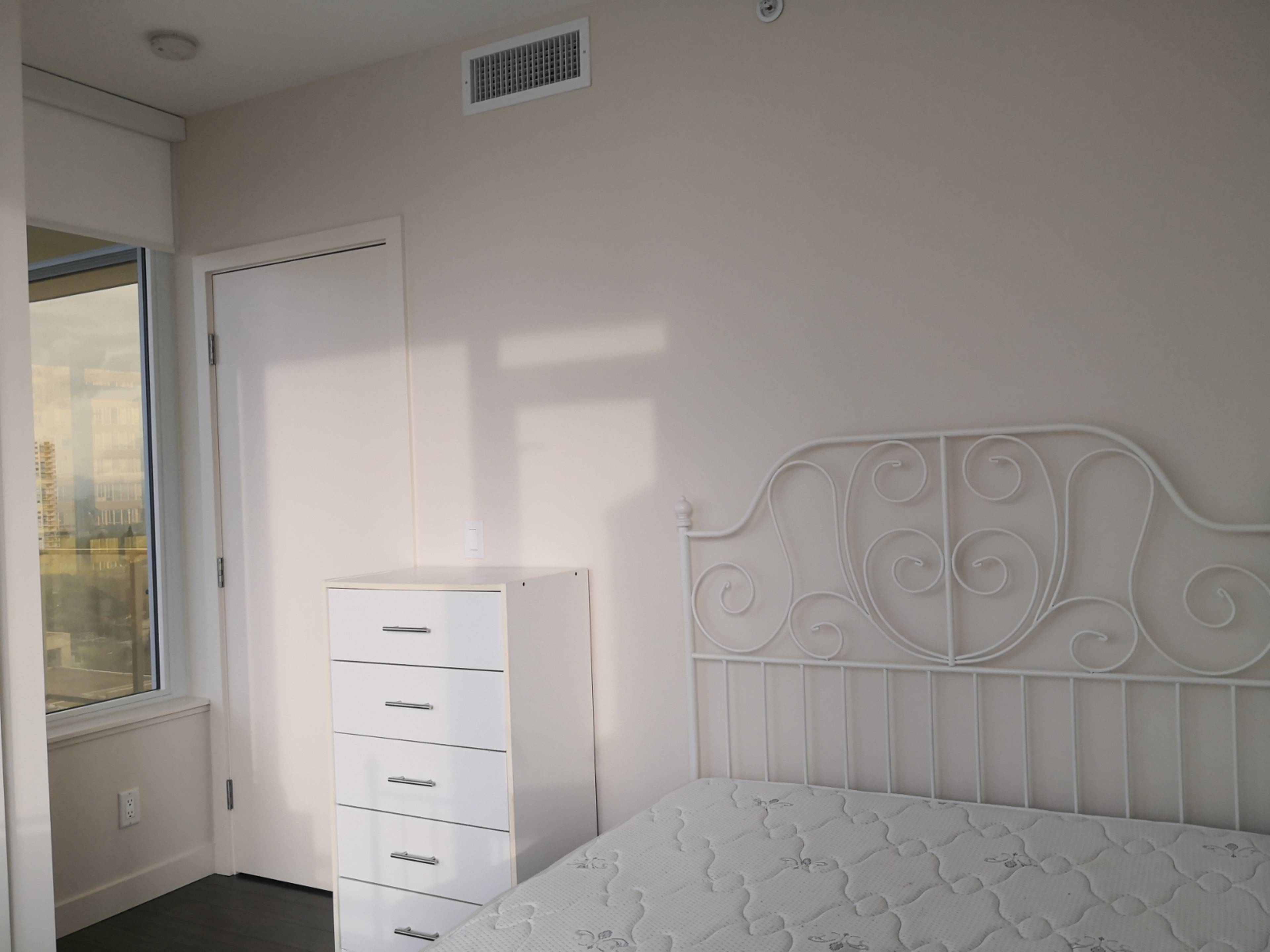 6383 McKay Ave, Burnaby, BC Furnished Room for Rent liv.rent