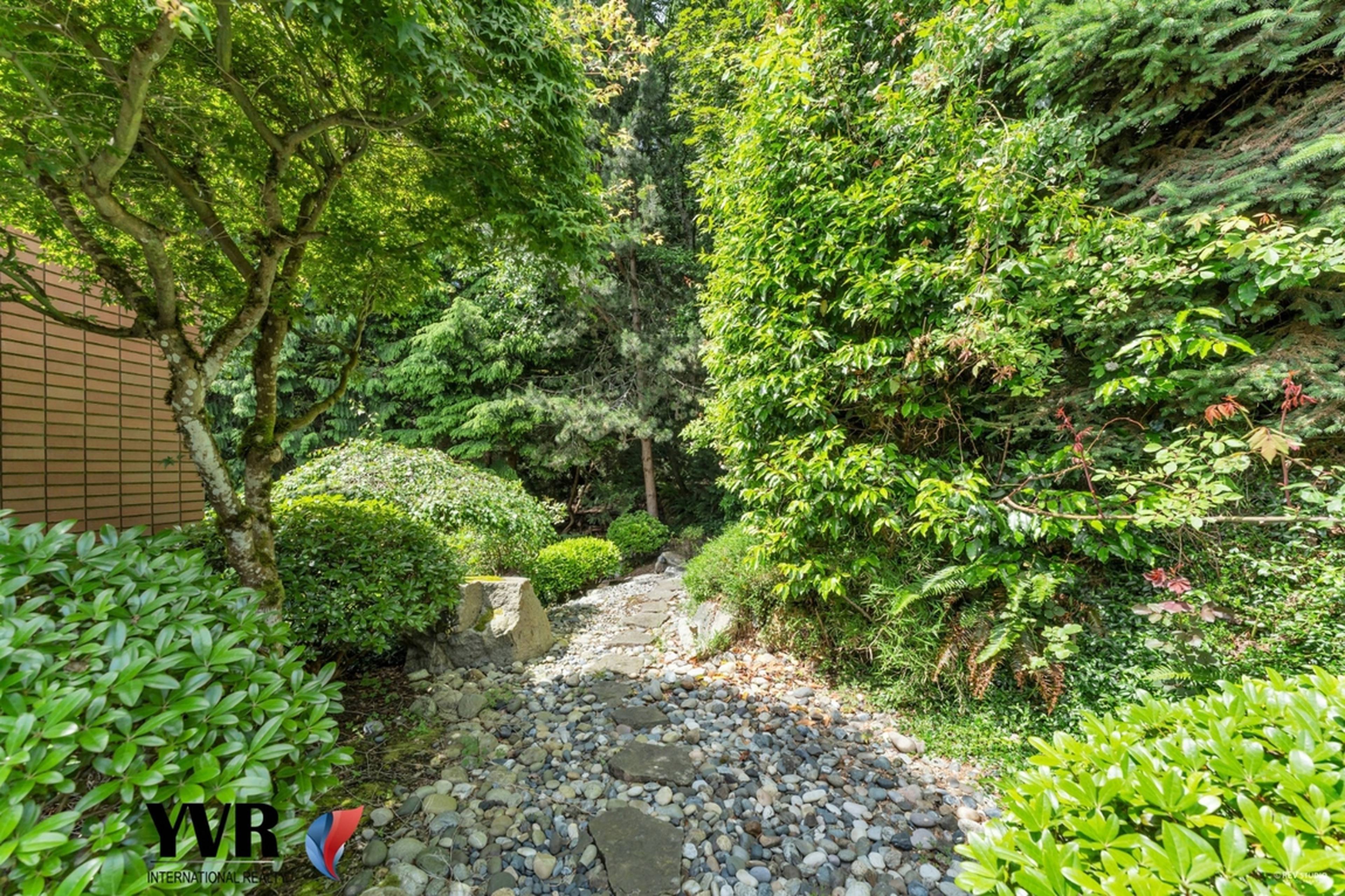 Westhill Way, West Vancouver, BC 3 Bedroom House for Rent liv.rent