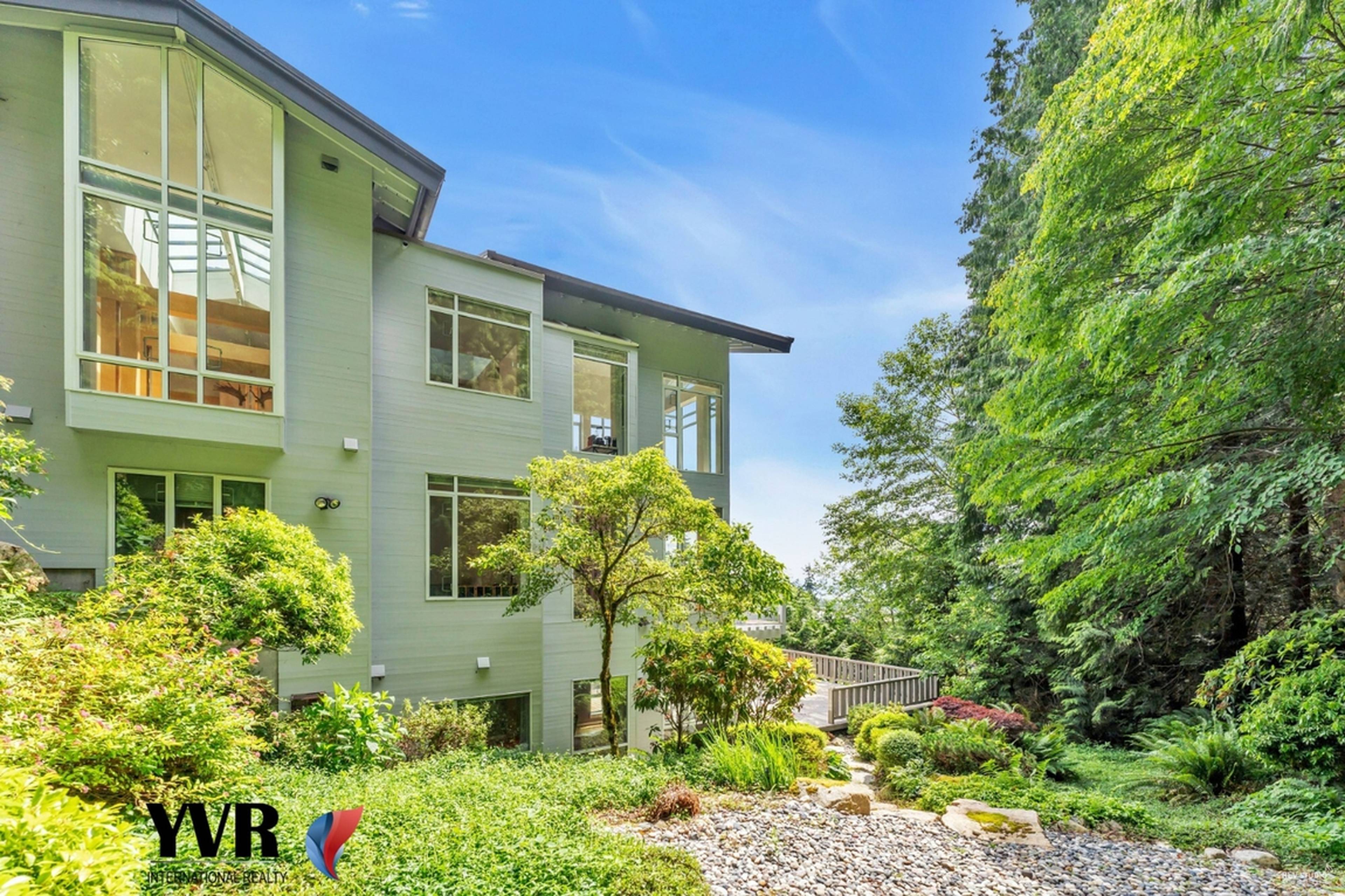 Westhill Way, West Vancouver, BC 3 Bedroom House for Rent liv.rent