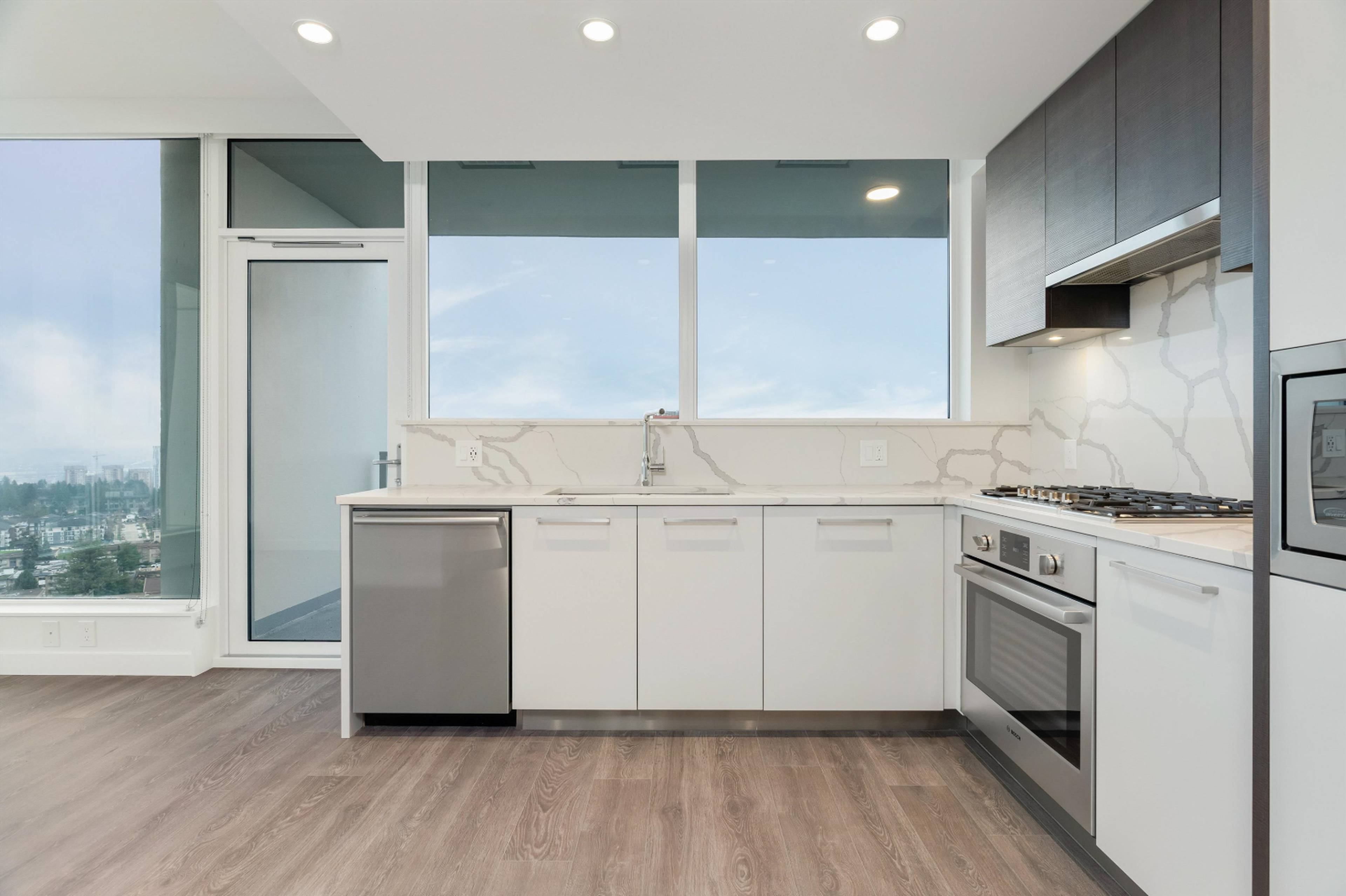 5xx 567 Clarke Rd, Coquitlam, BC 2 Bedroom Apartment for Rent liv