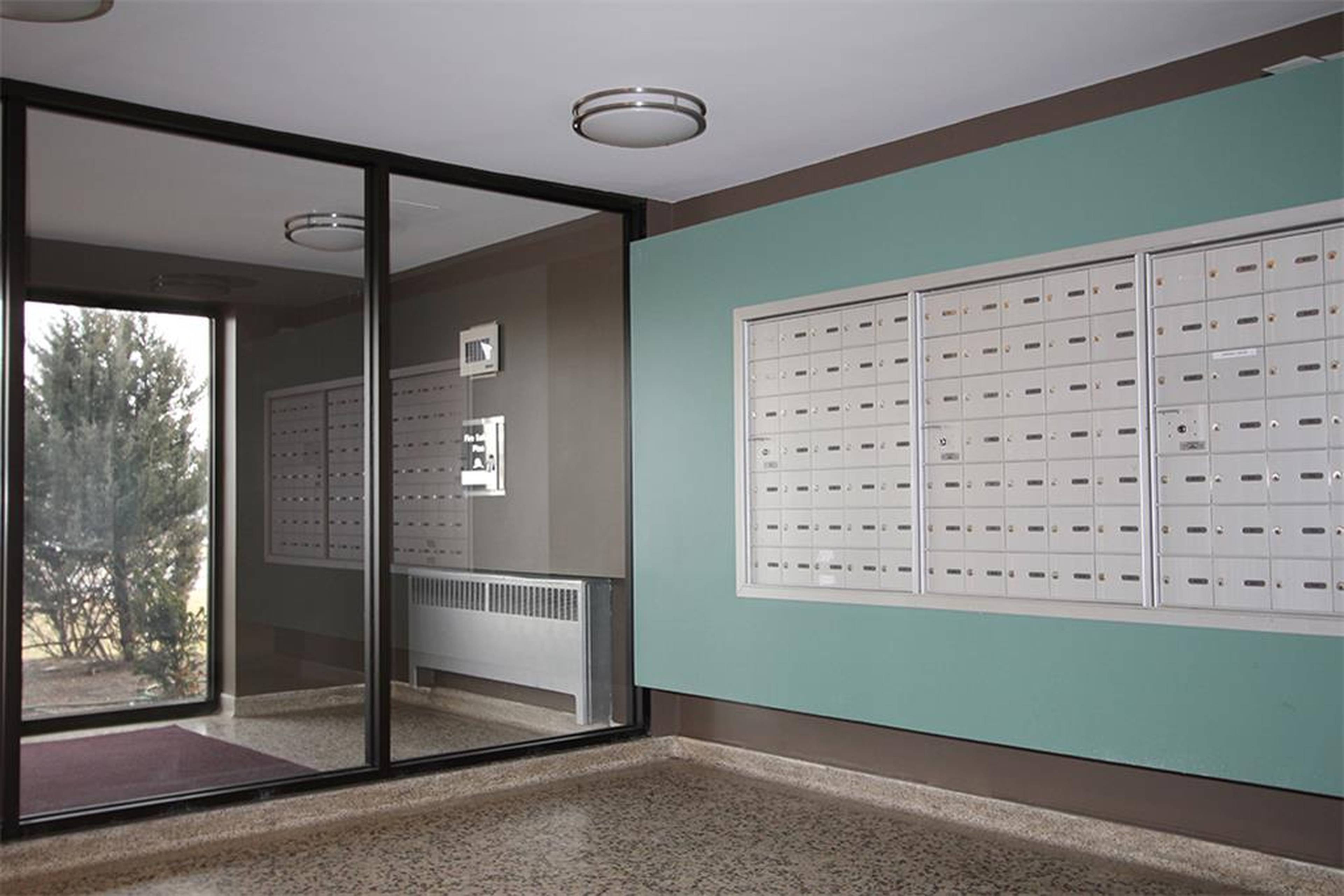 27002702 Lawrence Avenue East, Scarborough, ON 1 Bedroom Apartment