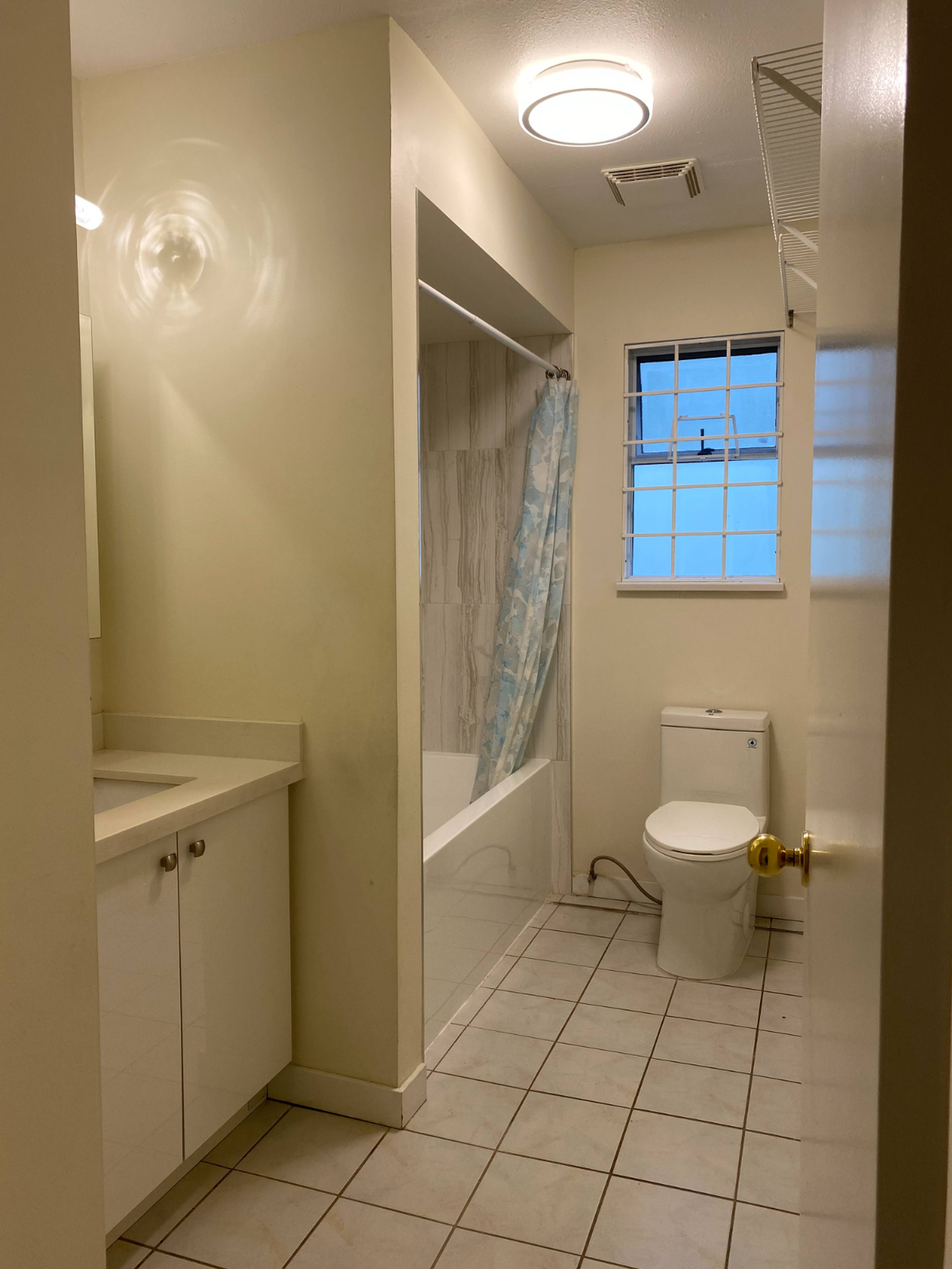 Ground Level 7656 Nelson Ave, Burnaby, BC 3 Bedroom Room for Rent