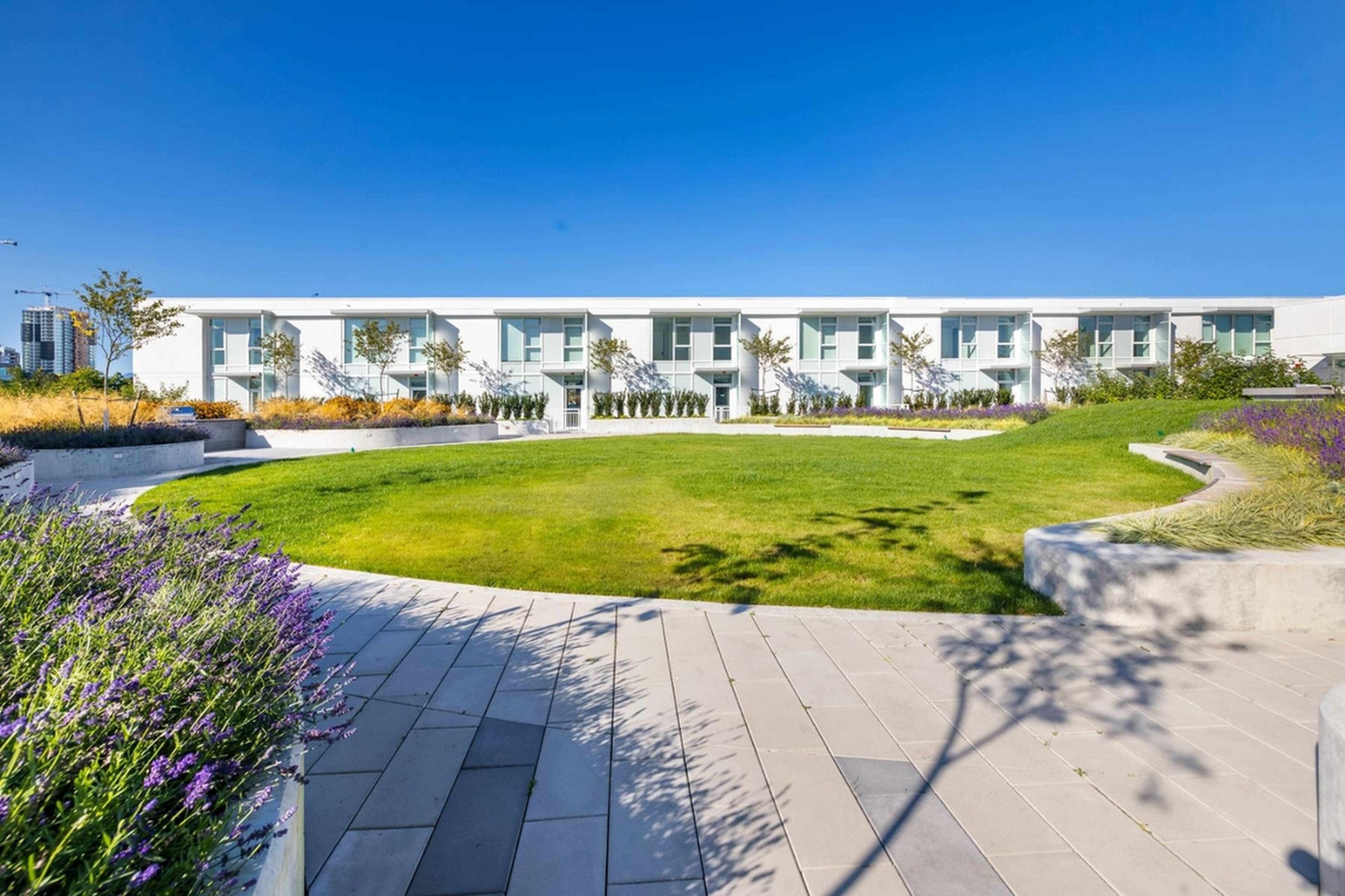 13685 102 Ave, Surrey, BC 1 Bedroom Apartment for Rent liv.rent