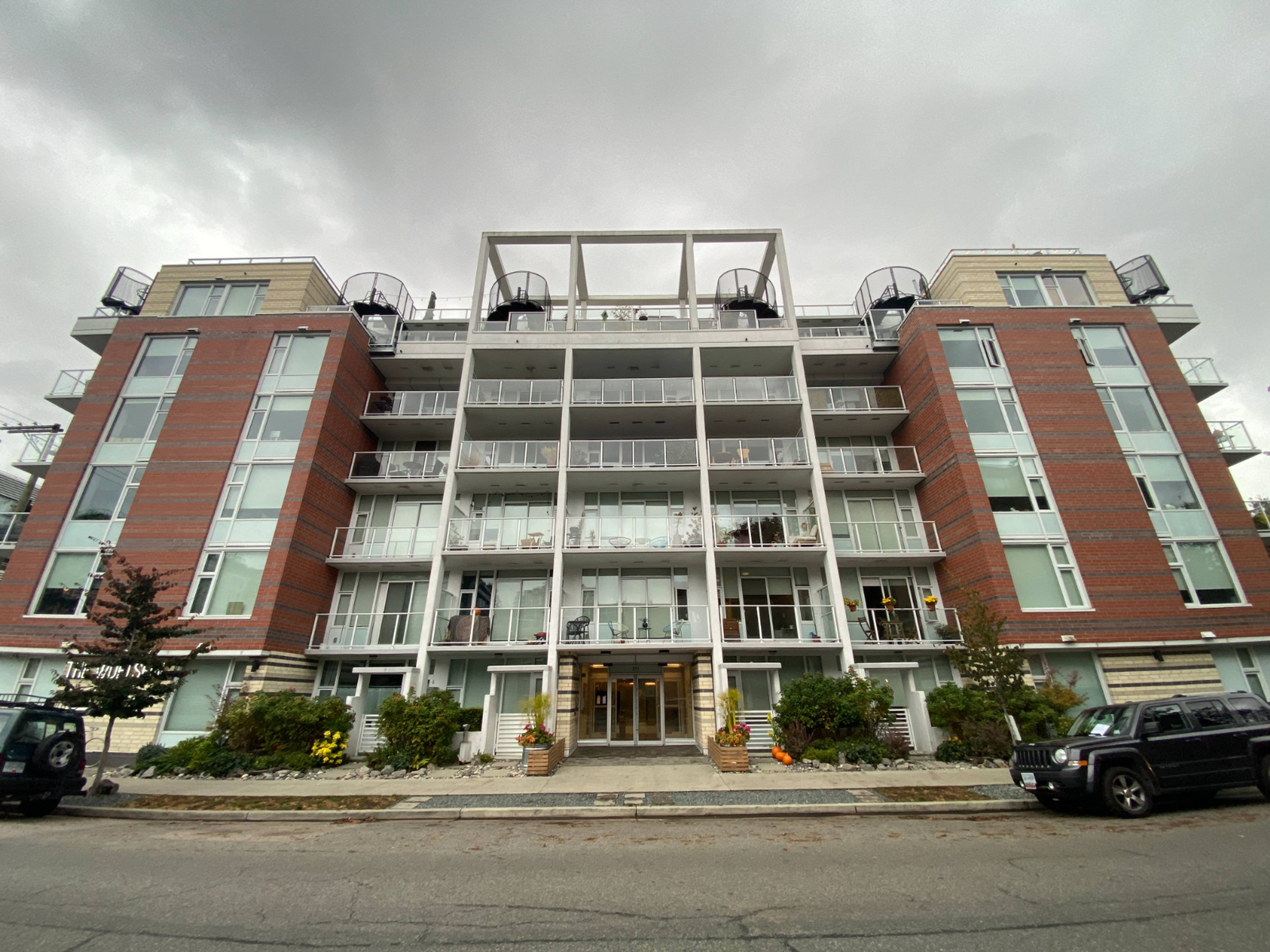 2 Bed  · 2 Bath for rent $3,400 / month