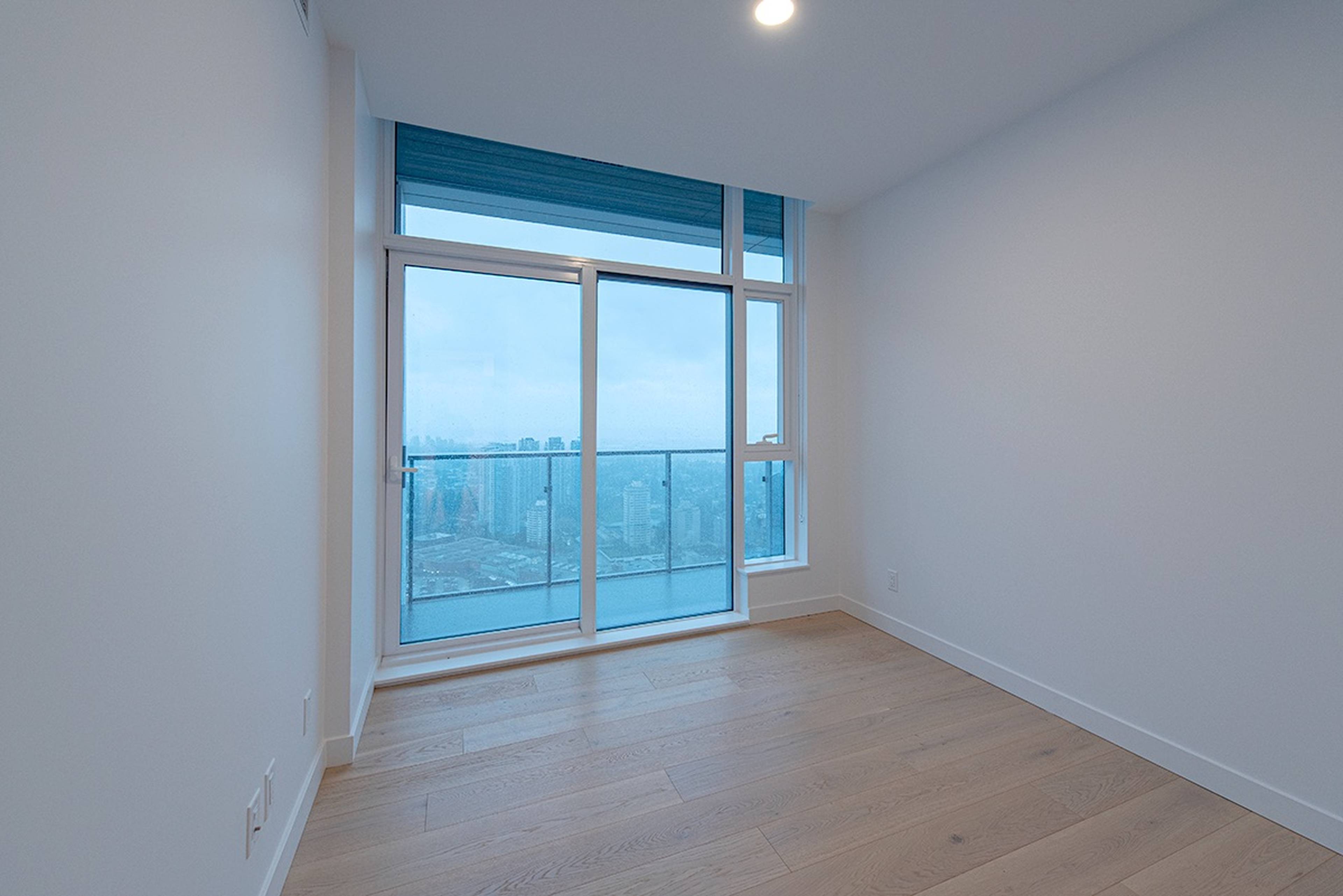 6000 McKay Ave, Burnaby, BC 3 Bedroom Apartment for Rent liv.rent