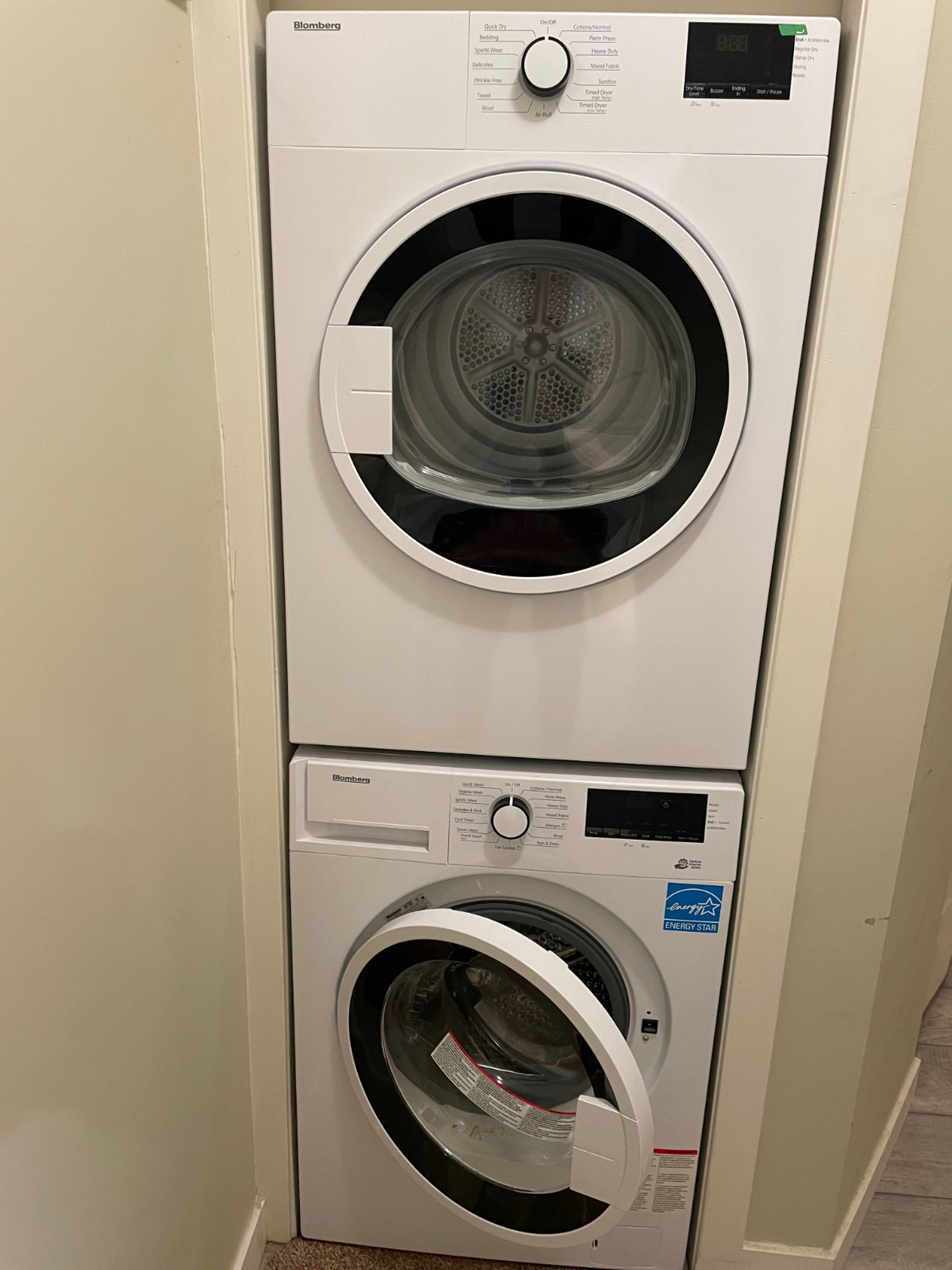 6465 Linfield Pl, Burnaby, BC 1 Bedroom Room for Rent liv.rent