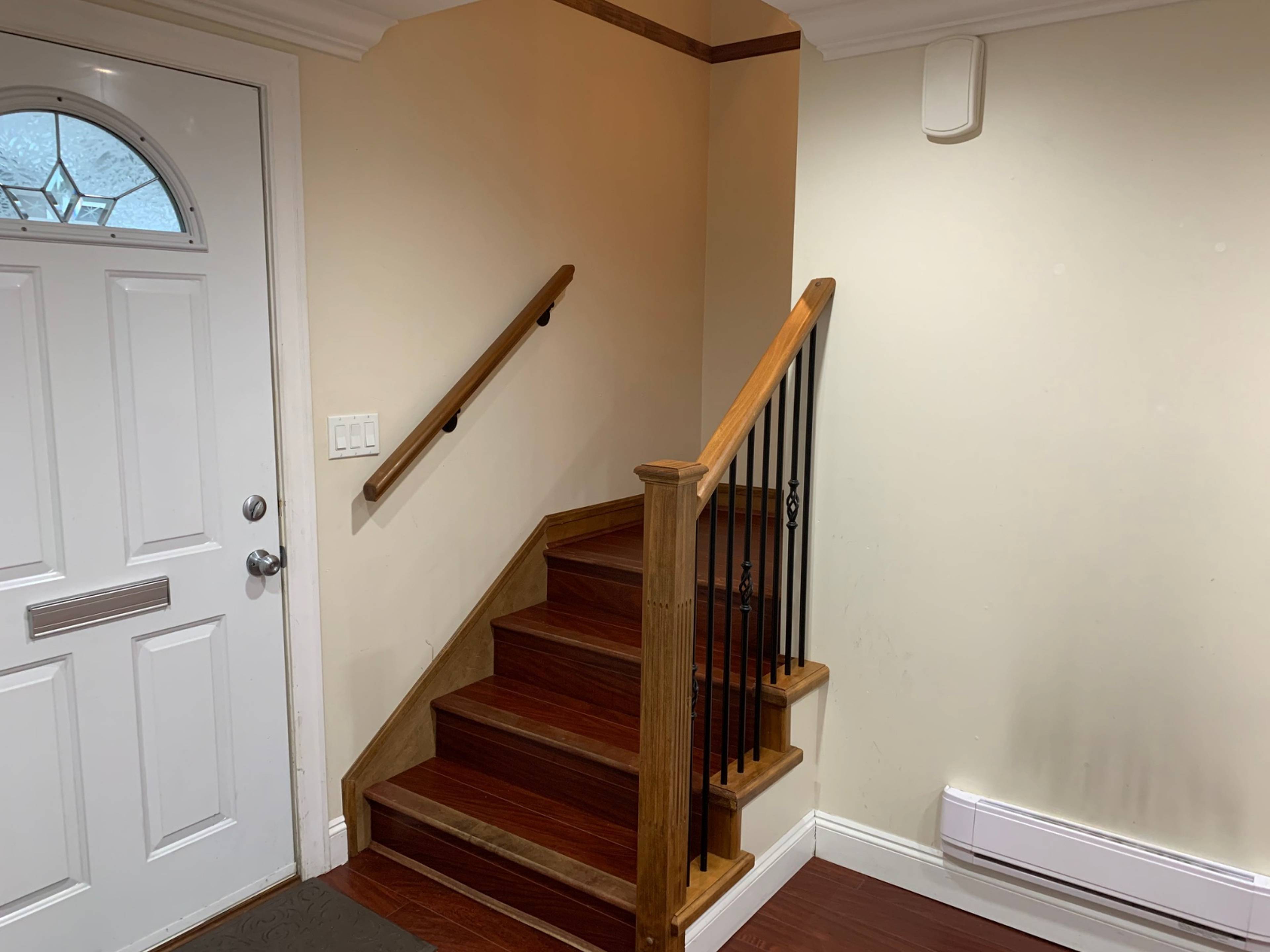 Inverness St, Vancouver, BC 1 Bedroom House for Rent liv.rent