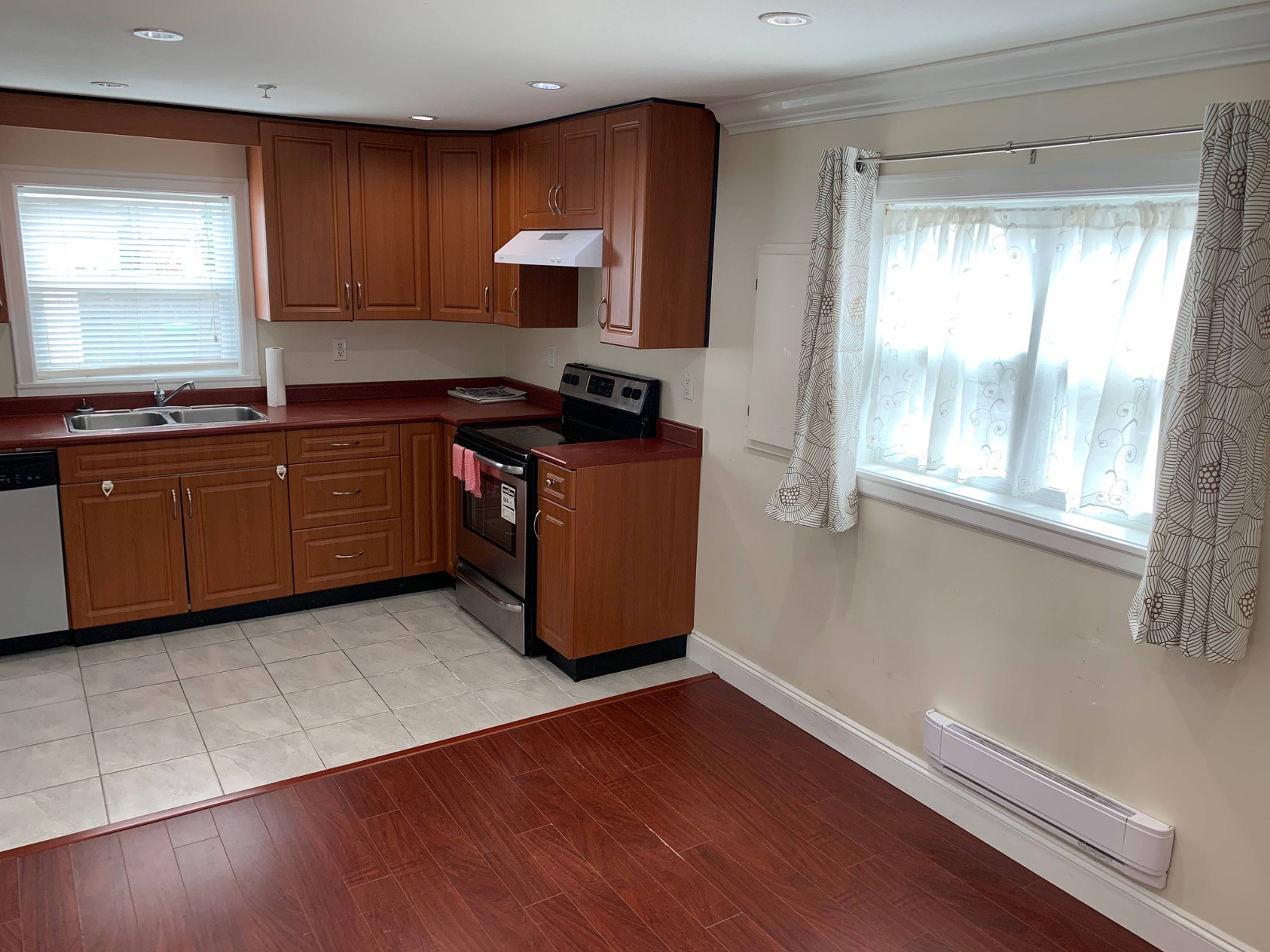 Inverness St, Vancouver, BC 1 Bedroom House for Rent liv.rent