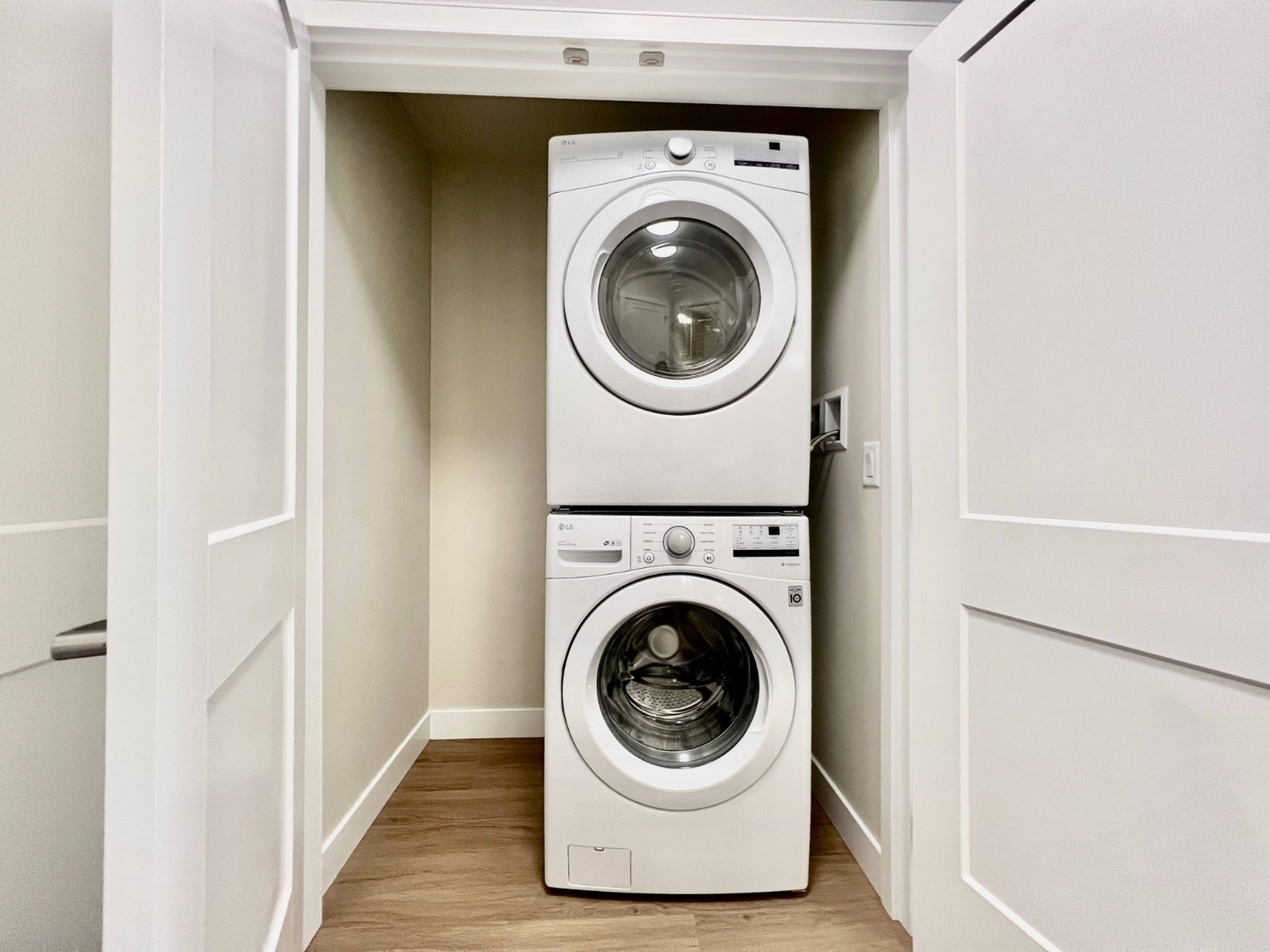 120 11077 Ravine Rd, Surrey, BC Studio Apartment for Rent liv.rent