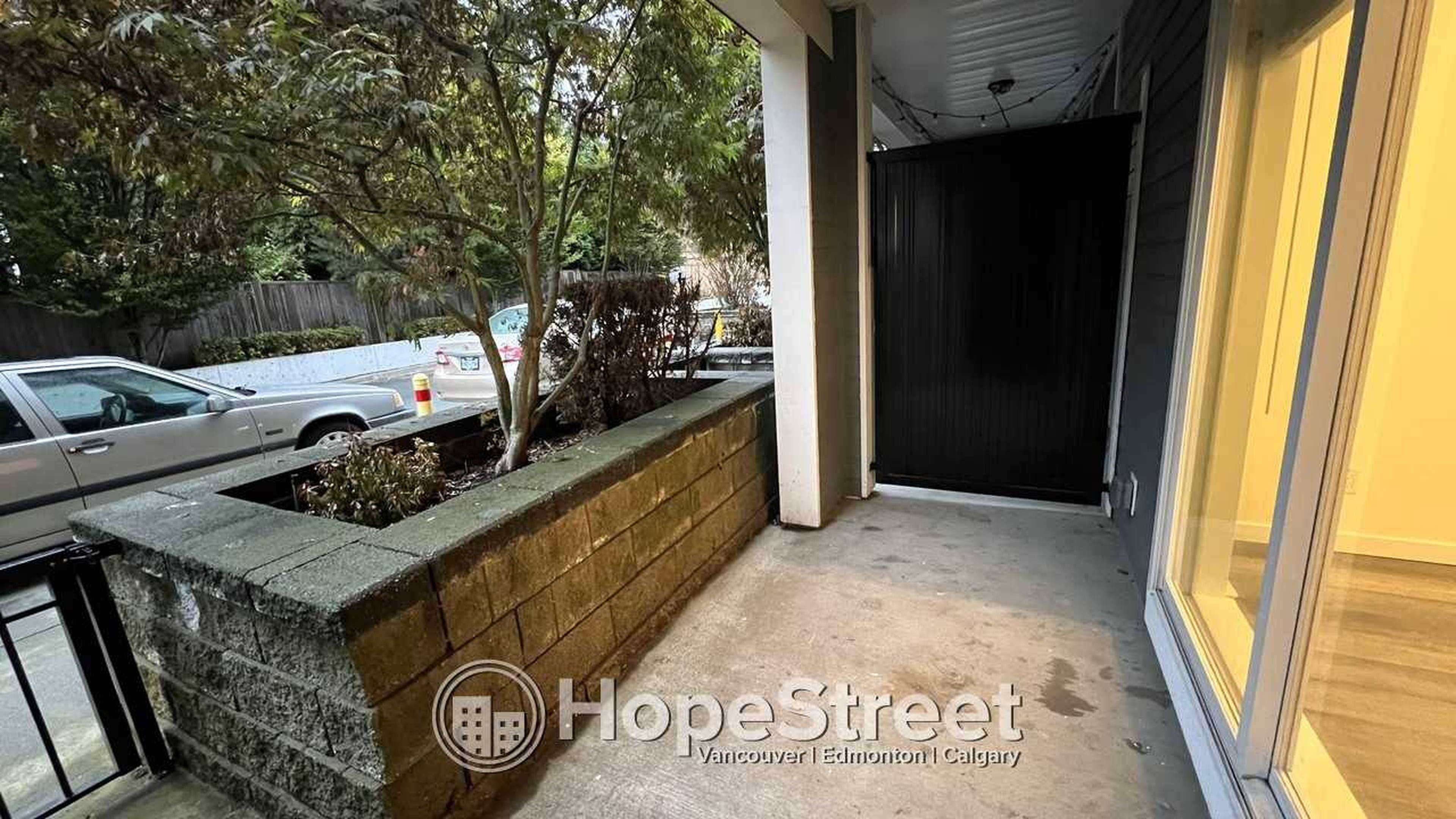 107 13678 Grosvenor Rd, Surrey, BC Studio Apartment for Rent liv.rent