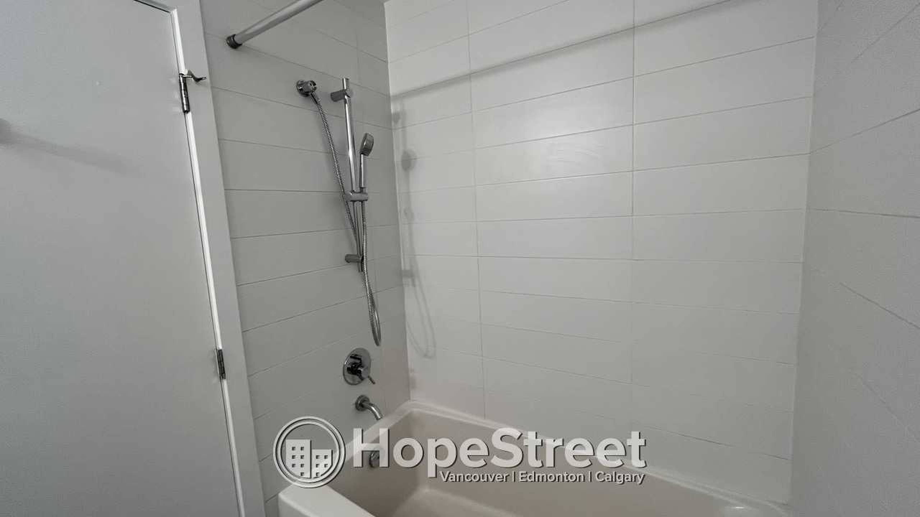 107 13678 Grosvenor Rd, Surrey, BC Studio Apartment for Rent liv.rent