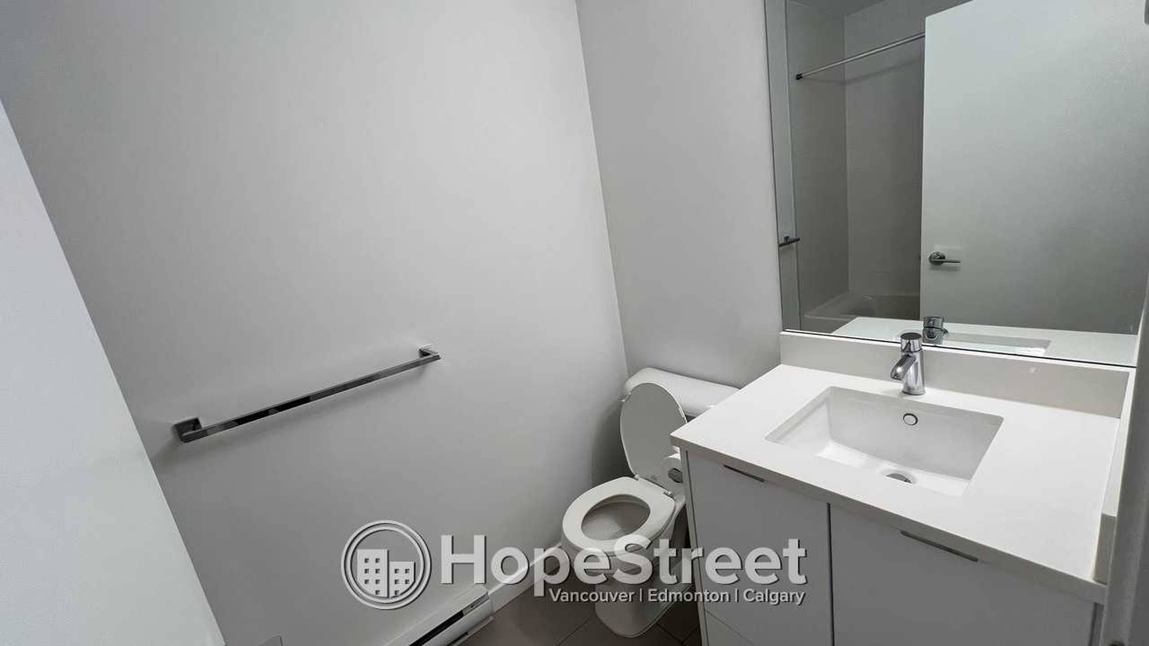 107 13678 Grosvenor Rd, Surrey, BC Studio Apartment for Rent liv.rent