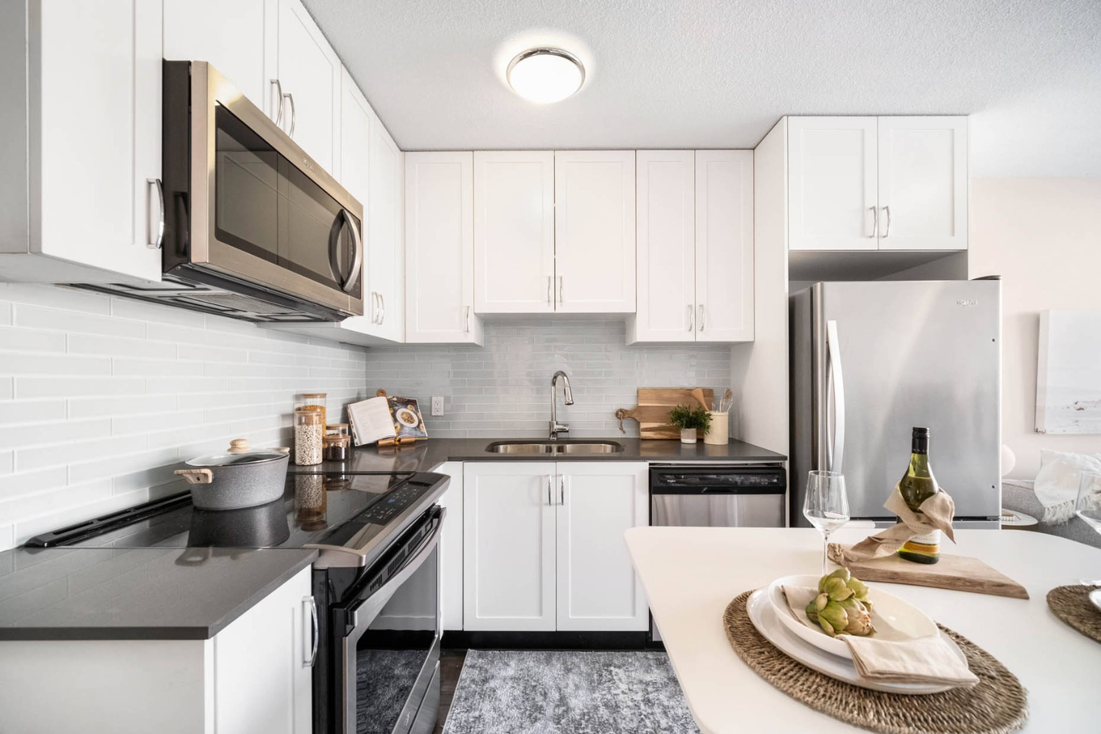 1755 Haro St, Vancouver, BC 1 Bedroom Apartment for Rent liv.rent