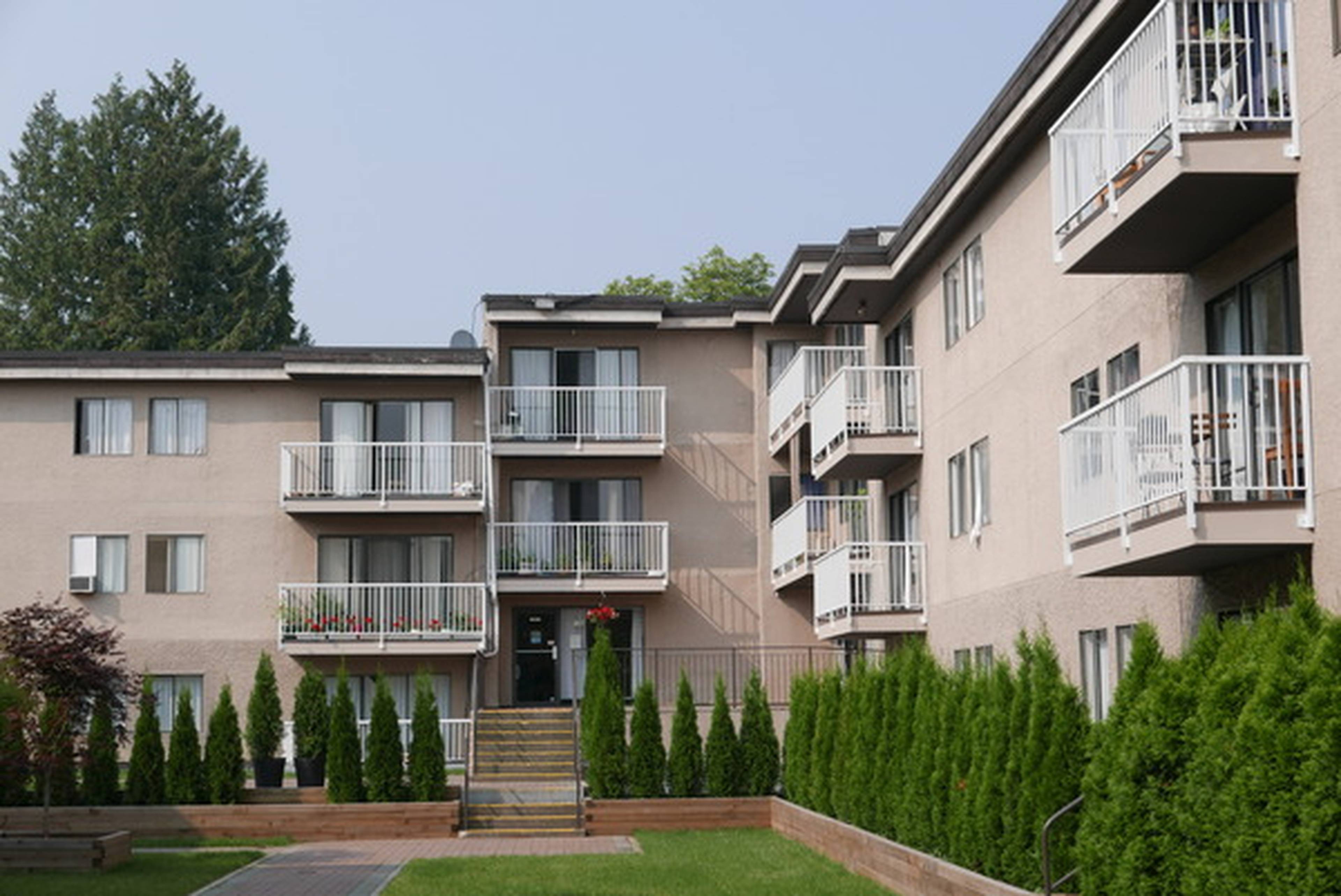 535555 Shaw Ave, Coquitlam, BC Studio Apartment for Rent liv.rent