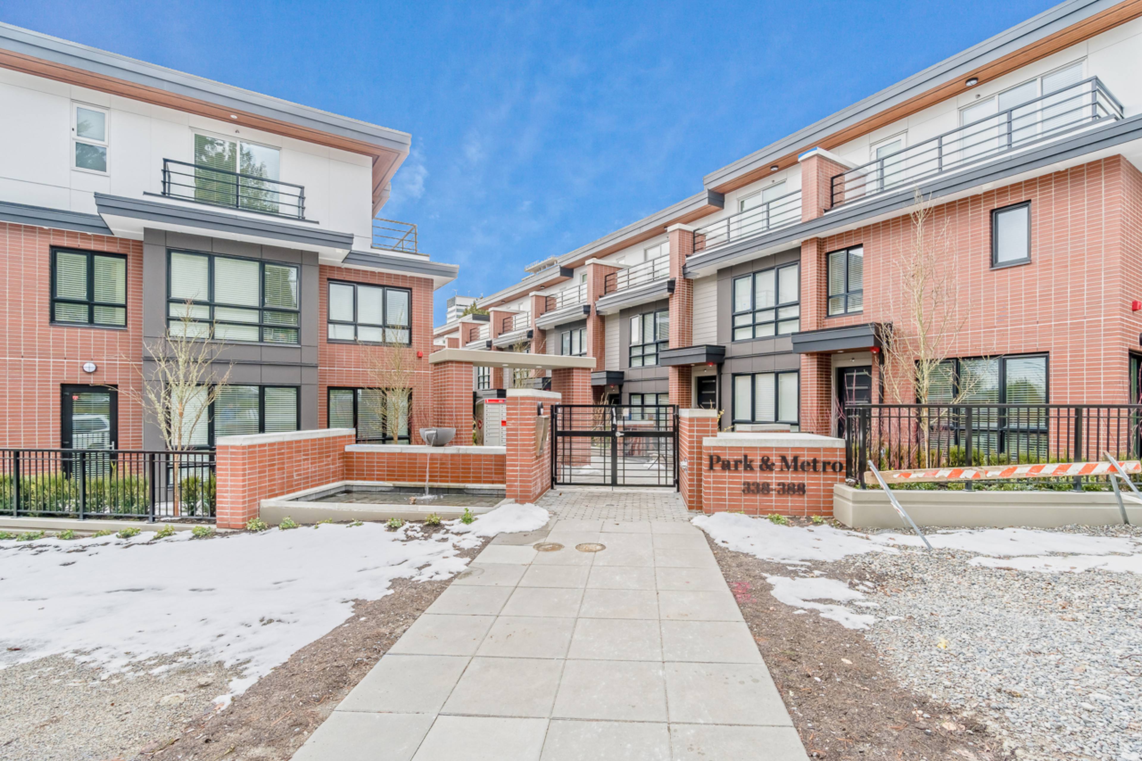 388 W 64th Ave, Vancouver, BC 3 Bedroom Townhouse for Rent liv.rent