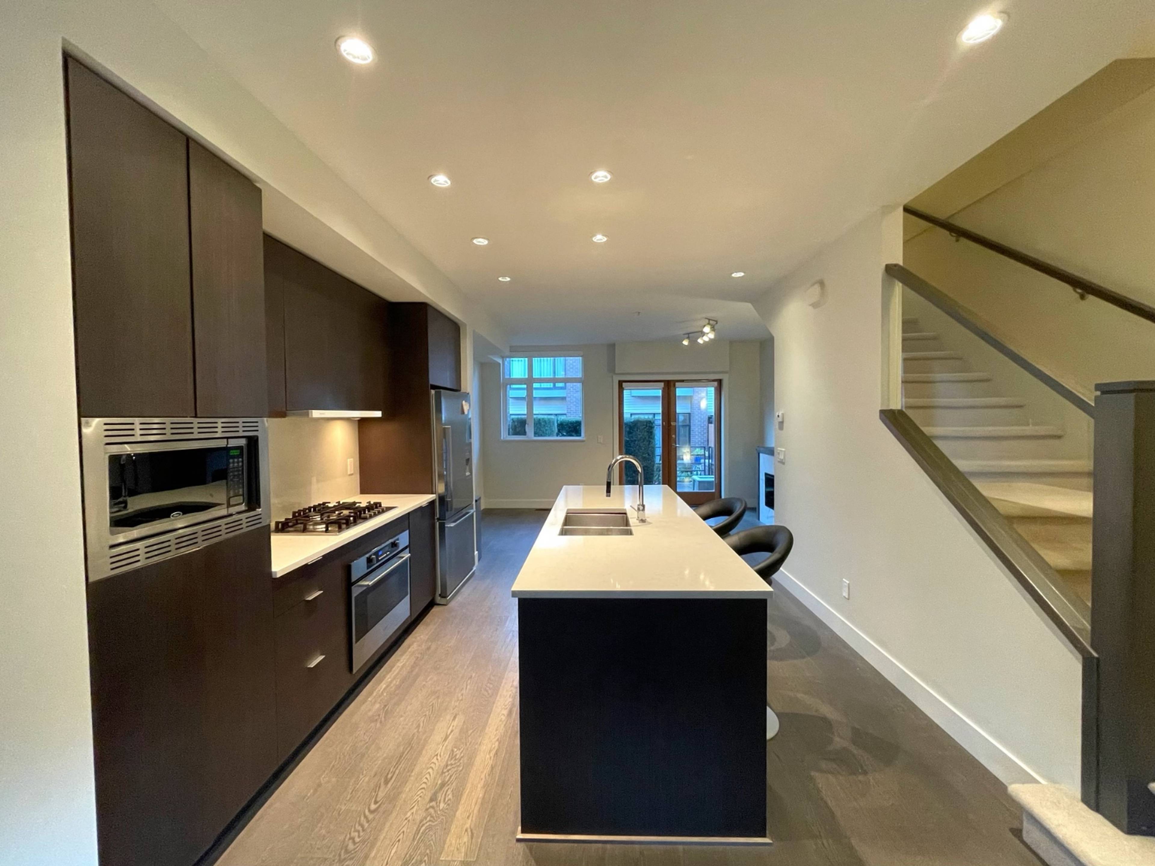 6180 Oak St, Vancouver, BC 3 Bedroom Townhouse for Rent liv.rent