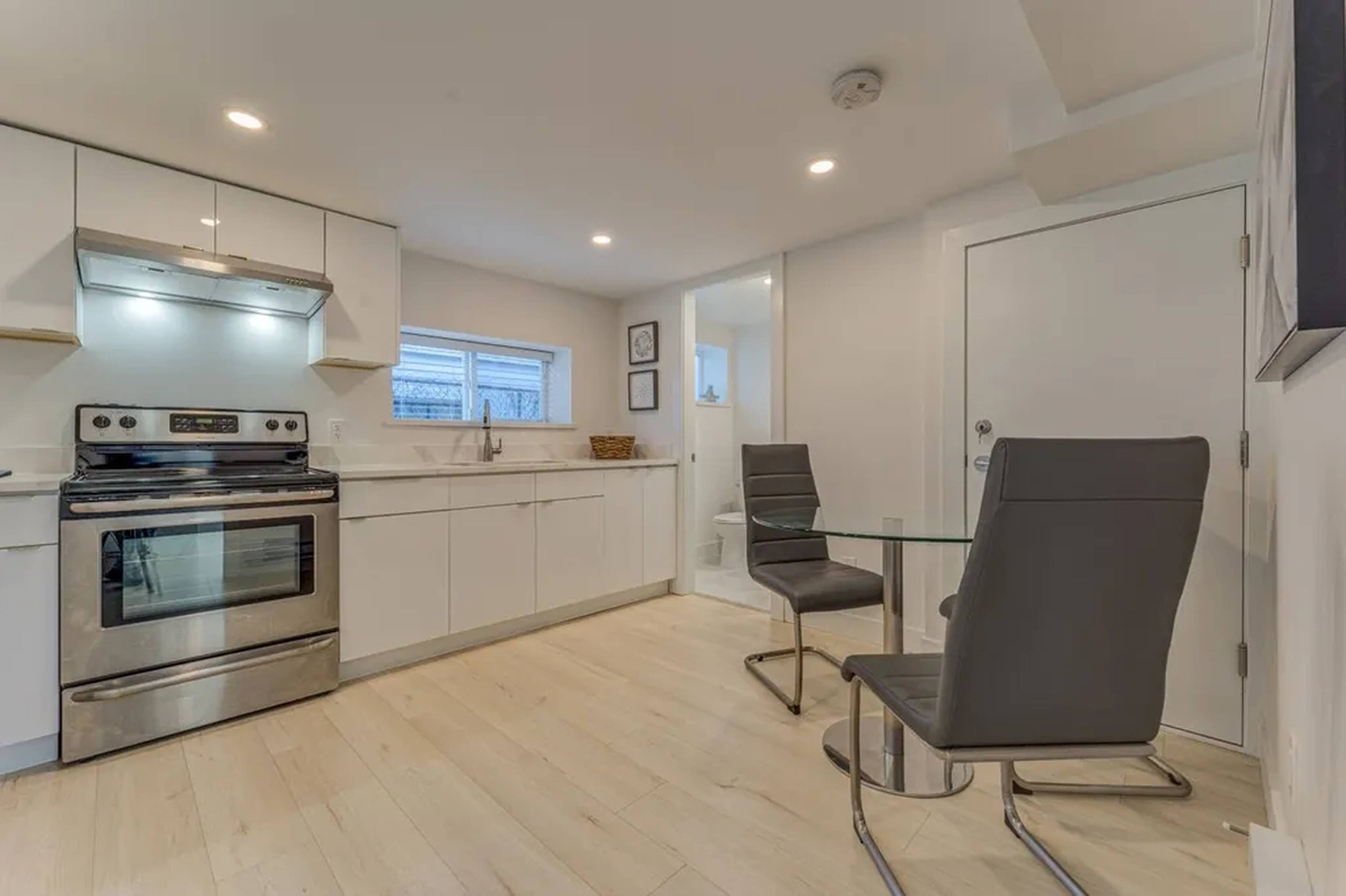 Basement 107 N Kaslo St, Vancouver, BC 2 Bedroom Room for Rent