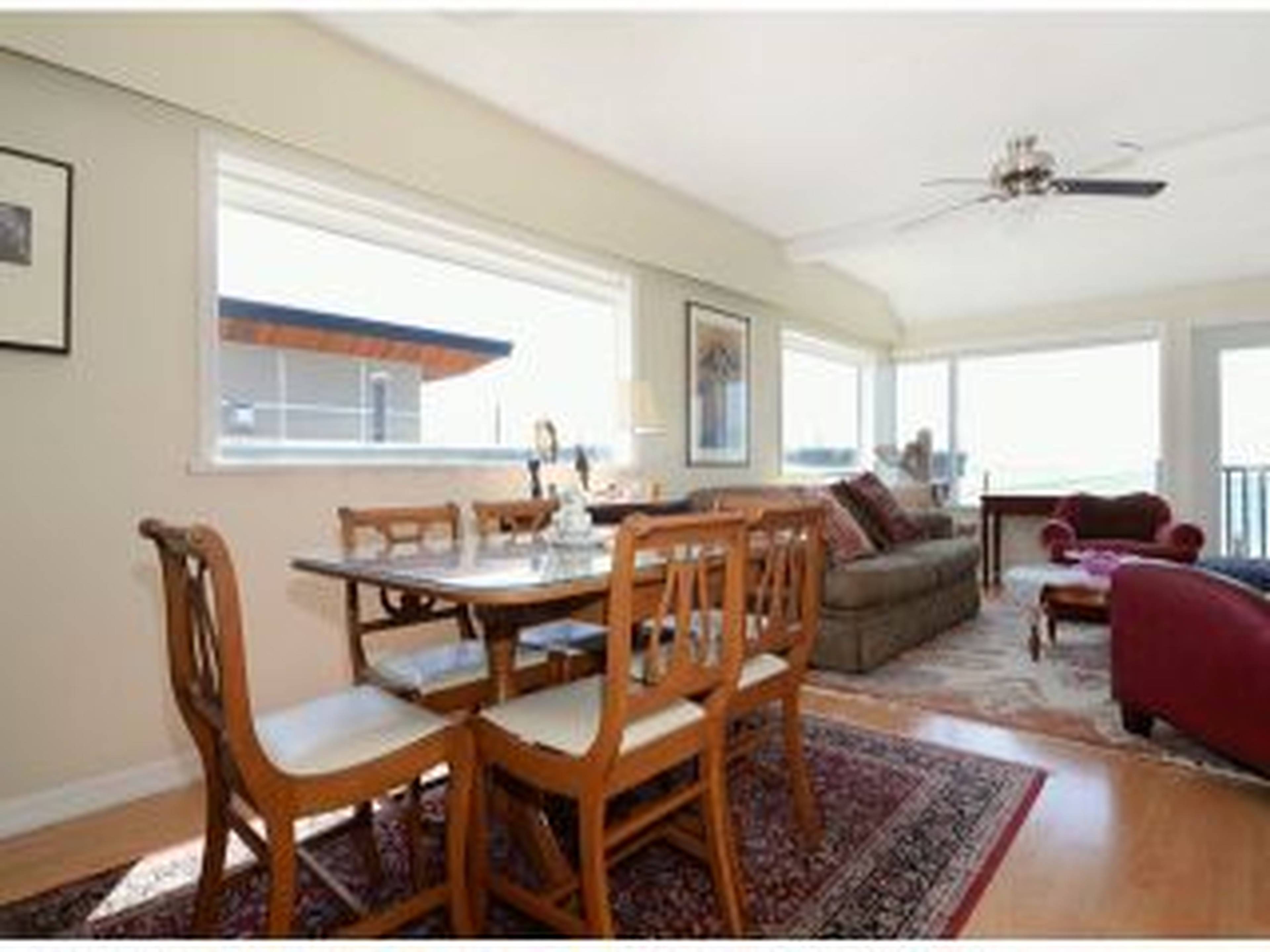 15523 Columbia Ave, White Rock, BC 2 Bedroom Room for Rent liv.rent