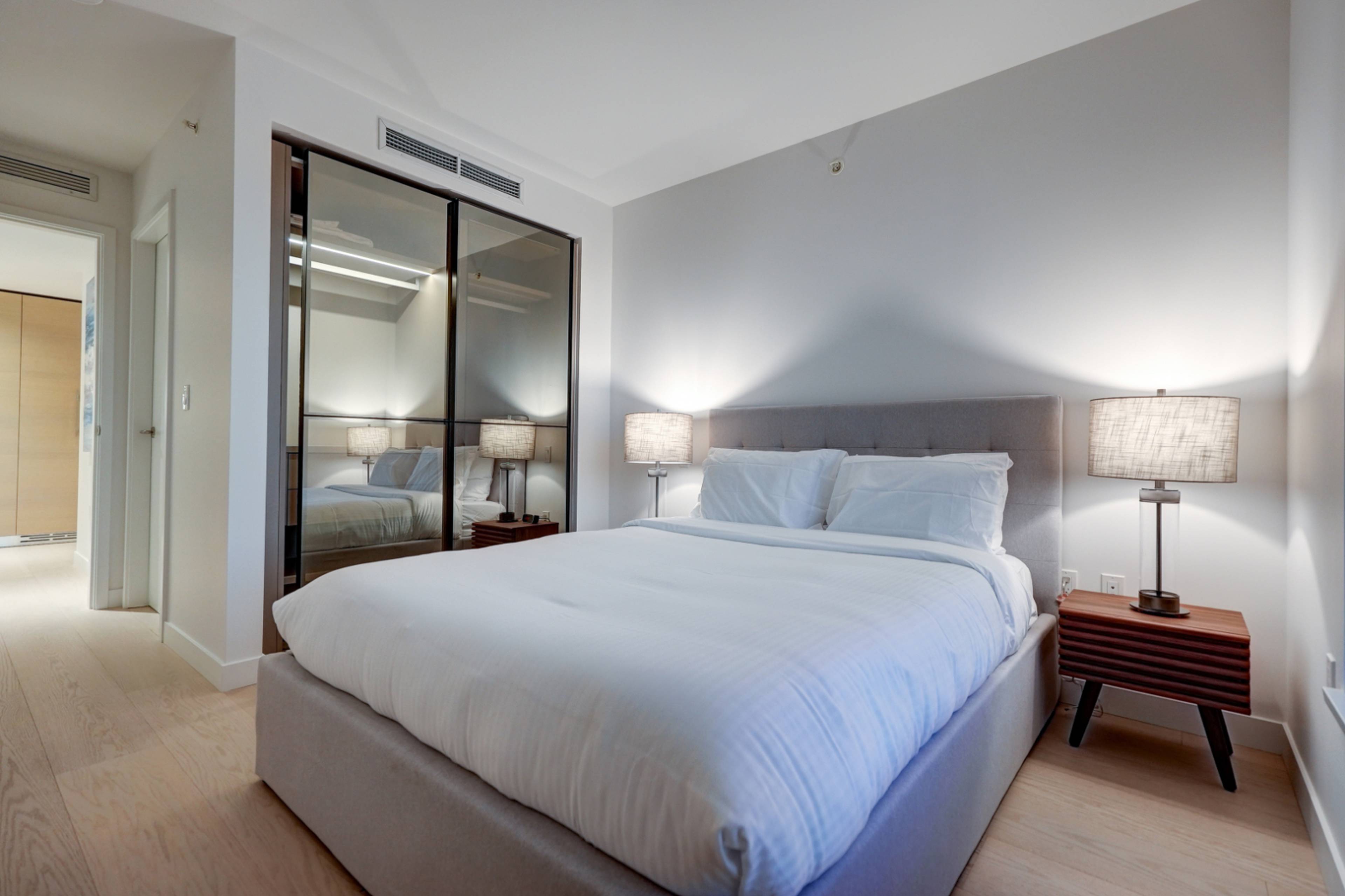 1289 Hornby St, Vancouver, BC 2 Bedroom Apartment for Rent liv.rent