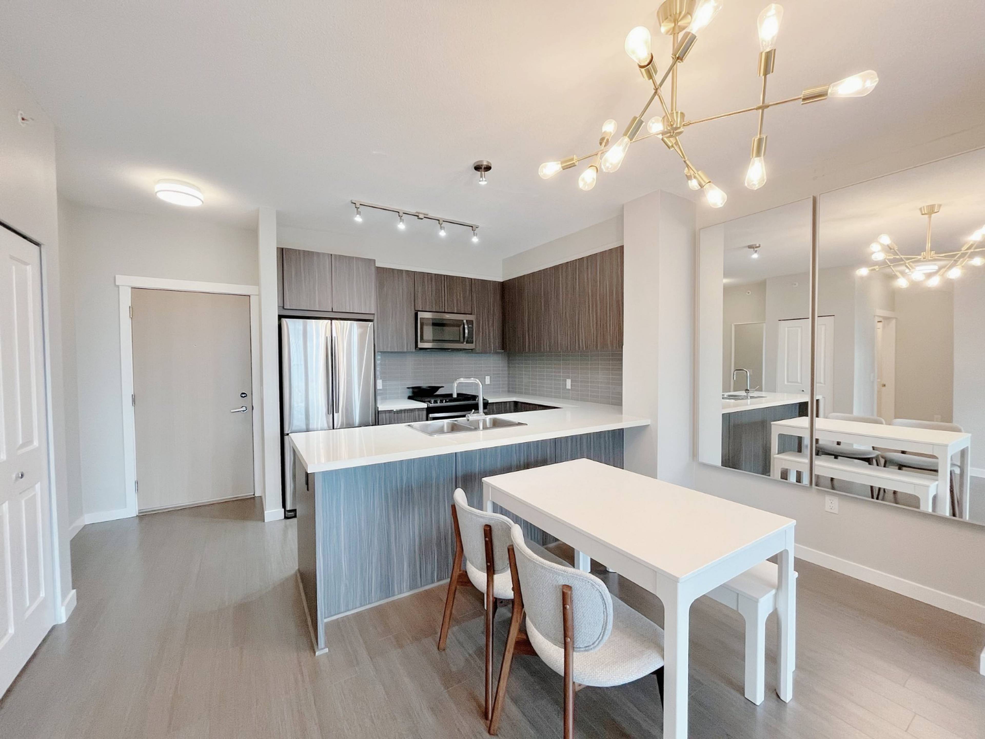 609 Cottonwood Ave, Coquitlam, BC 2 Bedroom Apartment for Rent liv.rent