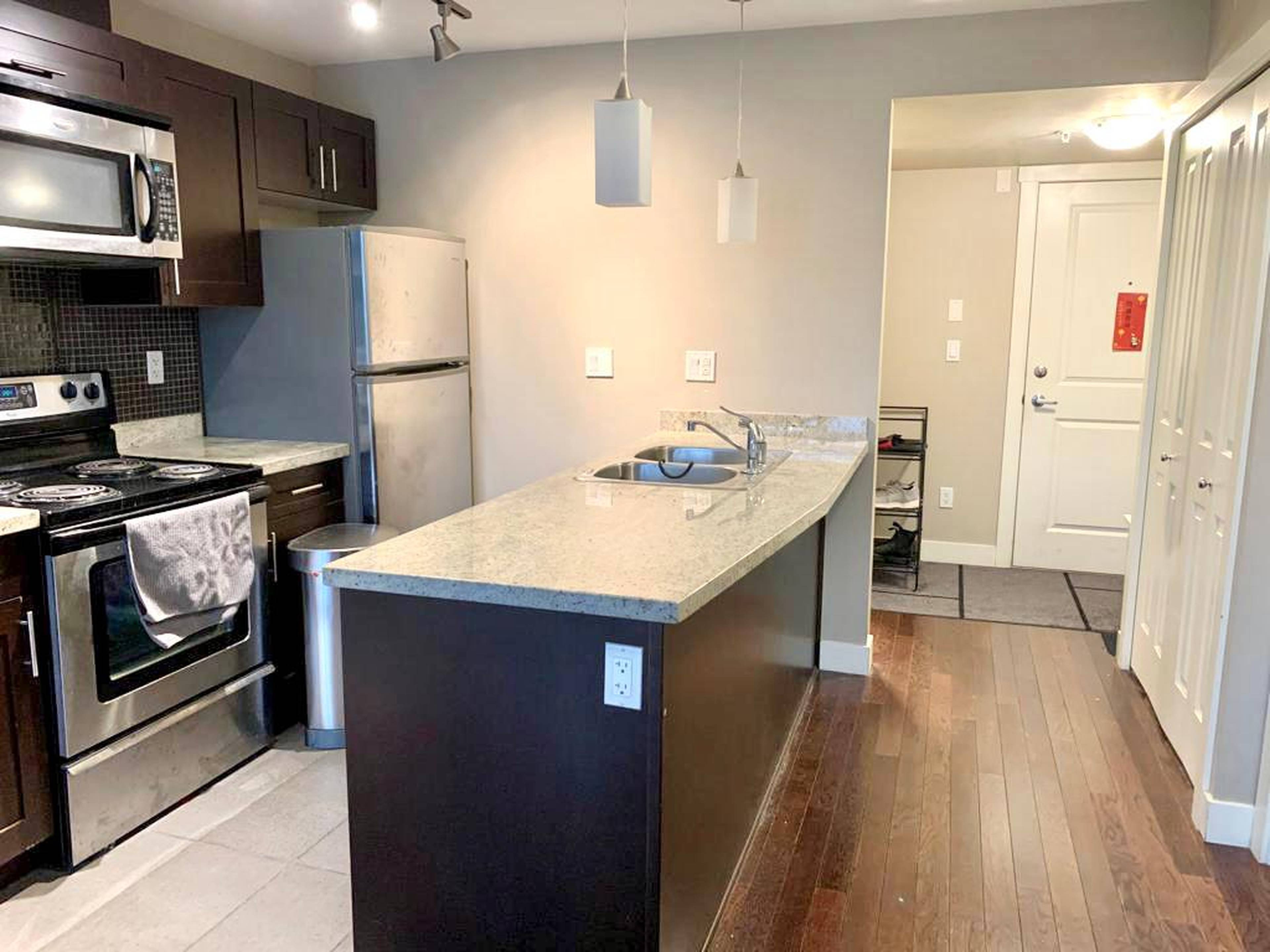 5488 Cecil St, Vancouver, BC 1 Bedroom Apartment for Rent liv.rent