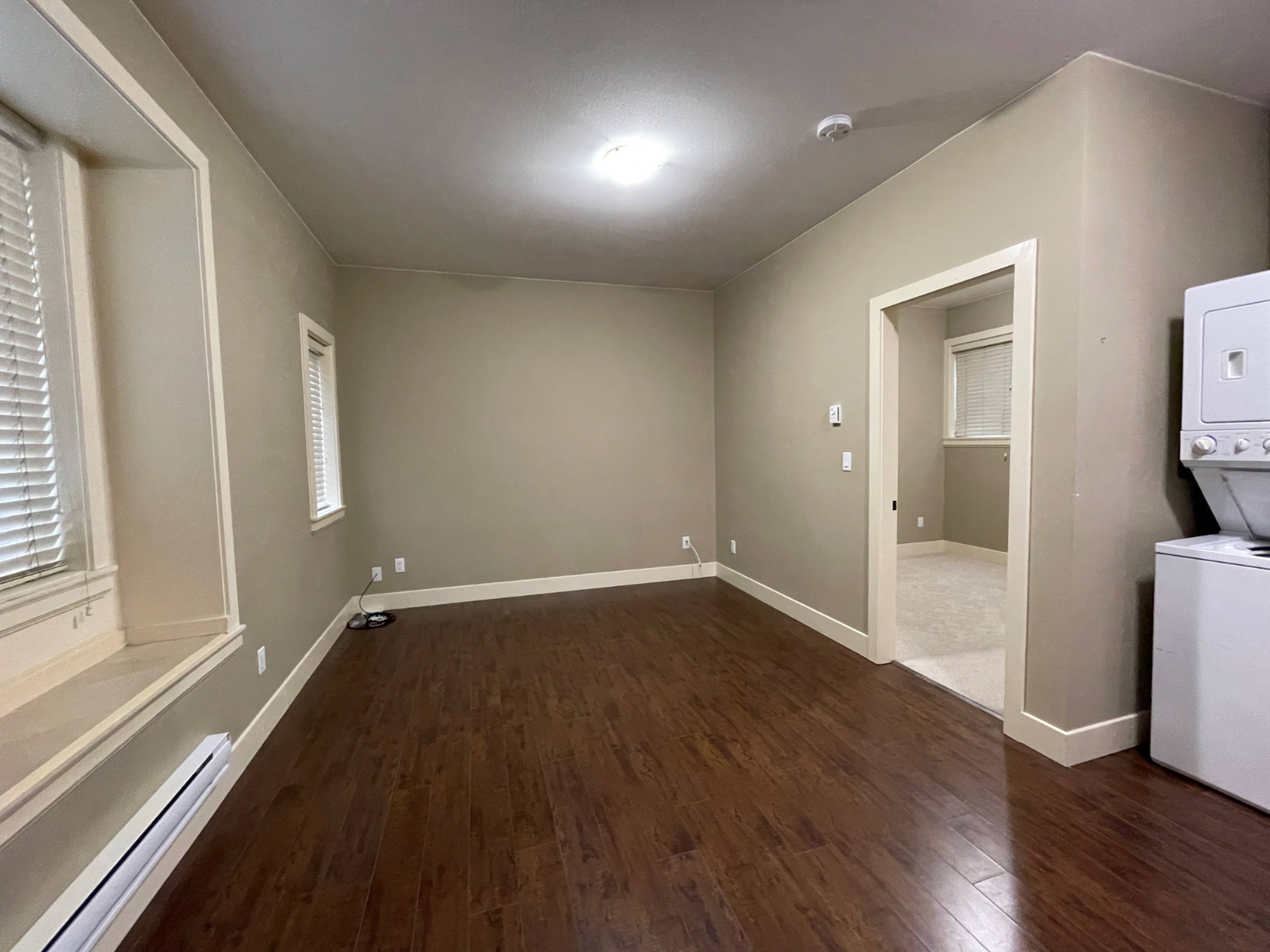 196 St, Surrey, BC 1 Bedroom Room for Rent liv.rent