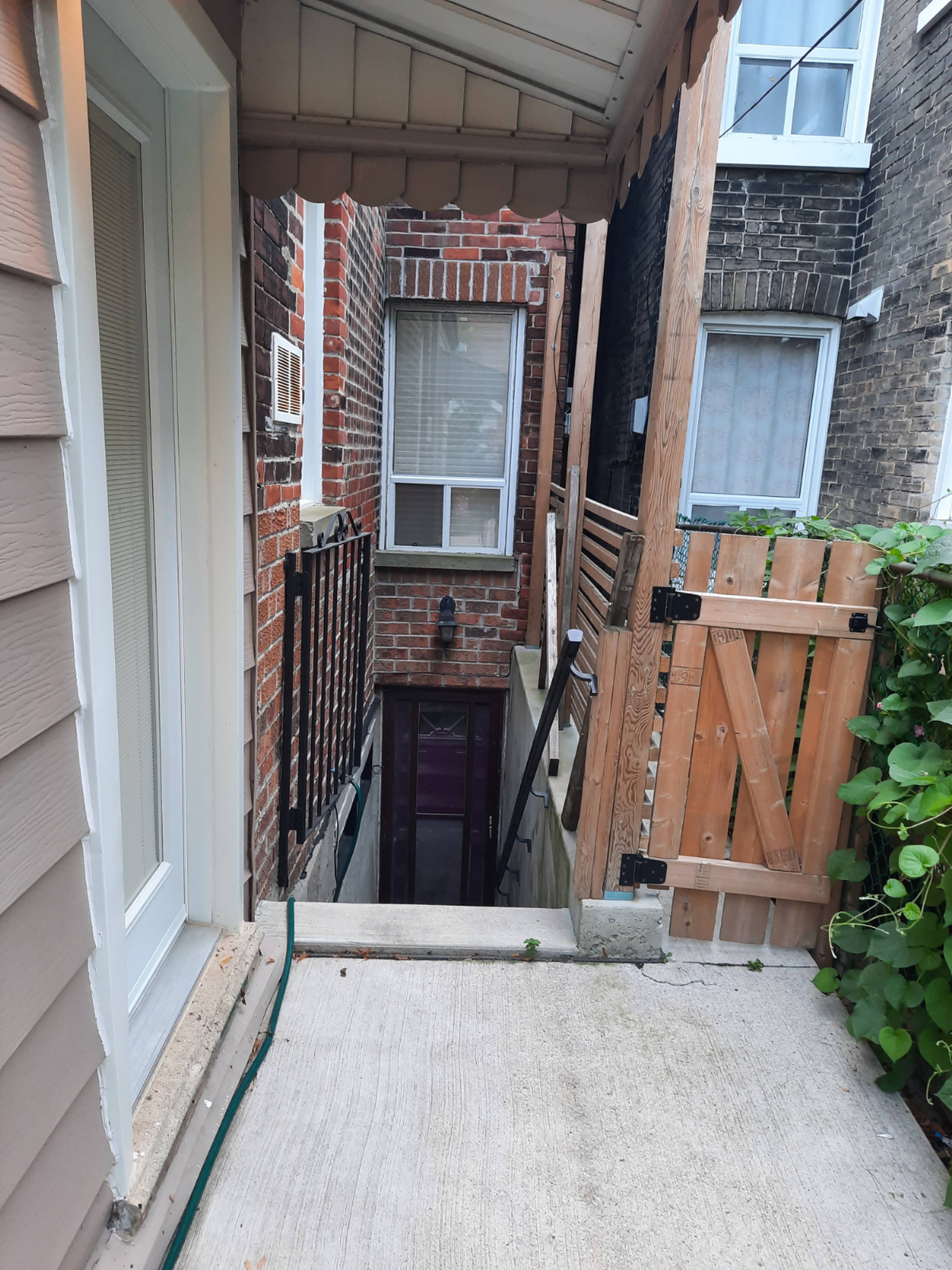 Osler St, Toronto, ON 1 Bedroom Apartment for Rent liv.rent