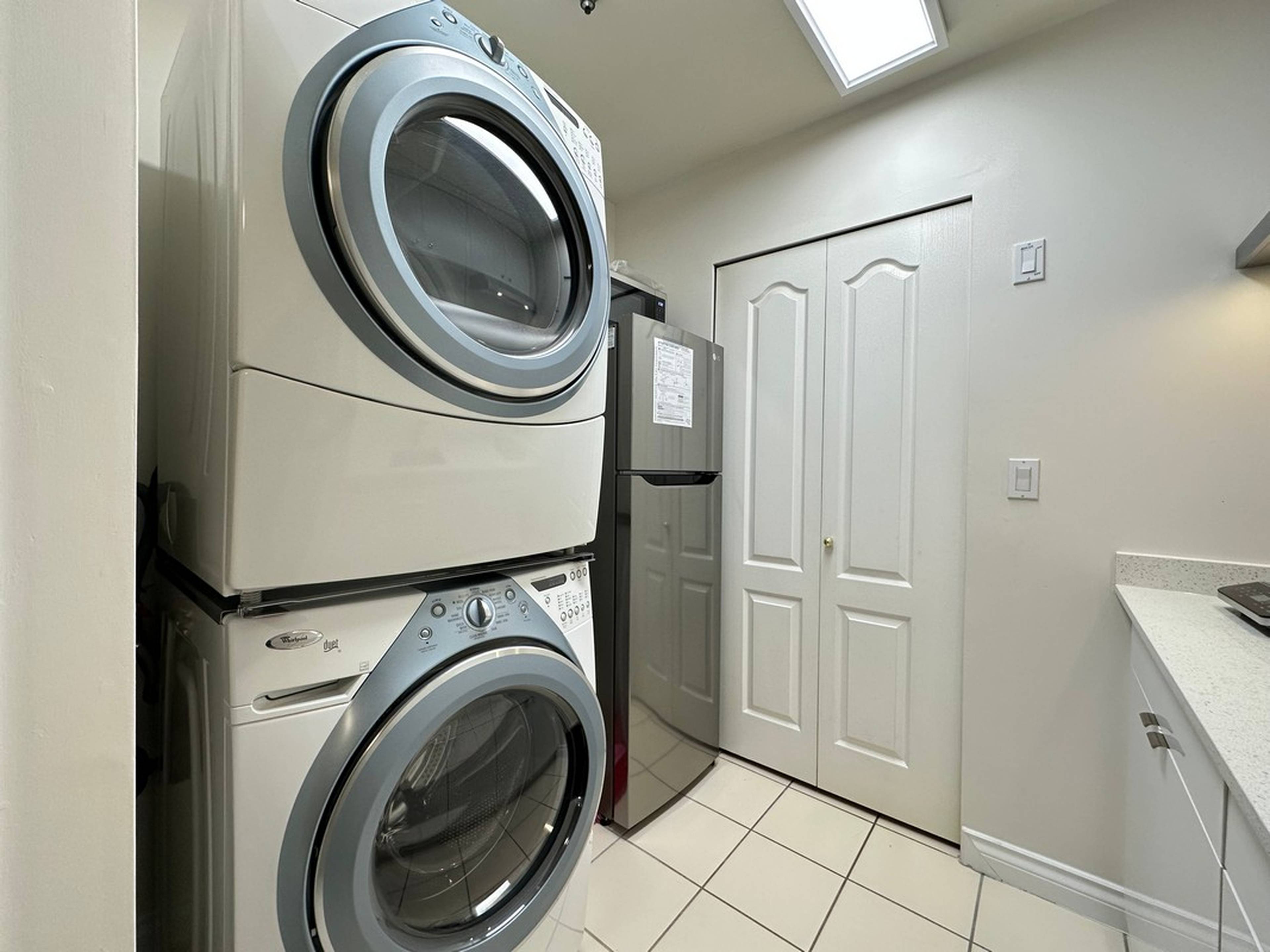 Osler St, Vancouver, BC 1 Bedroom Room for Rent liv.rent