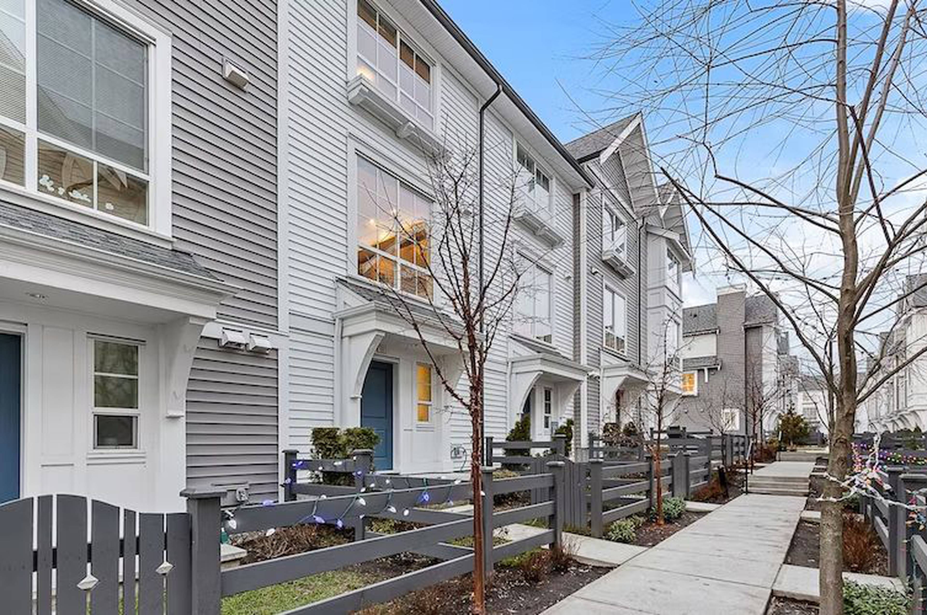 2838 Livingstone Ave, Abbotsford, BC 2 Bedroom Townhouse for Rent