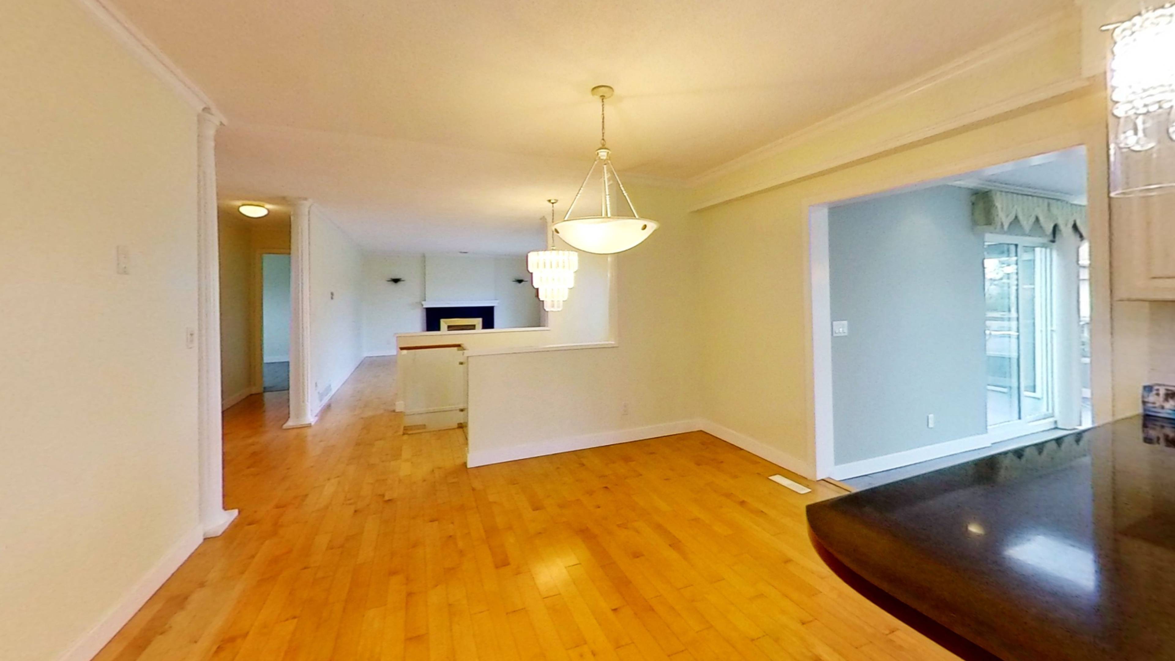 Riverdale Dr, Richmond, BC 3 Bedroom Room for Rent liv.rent