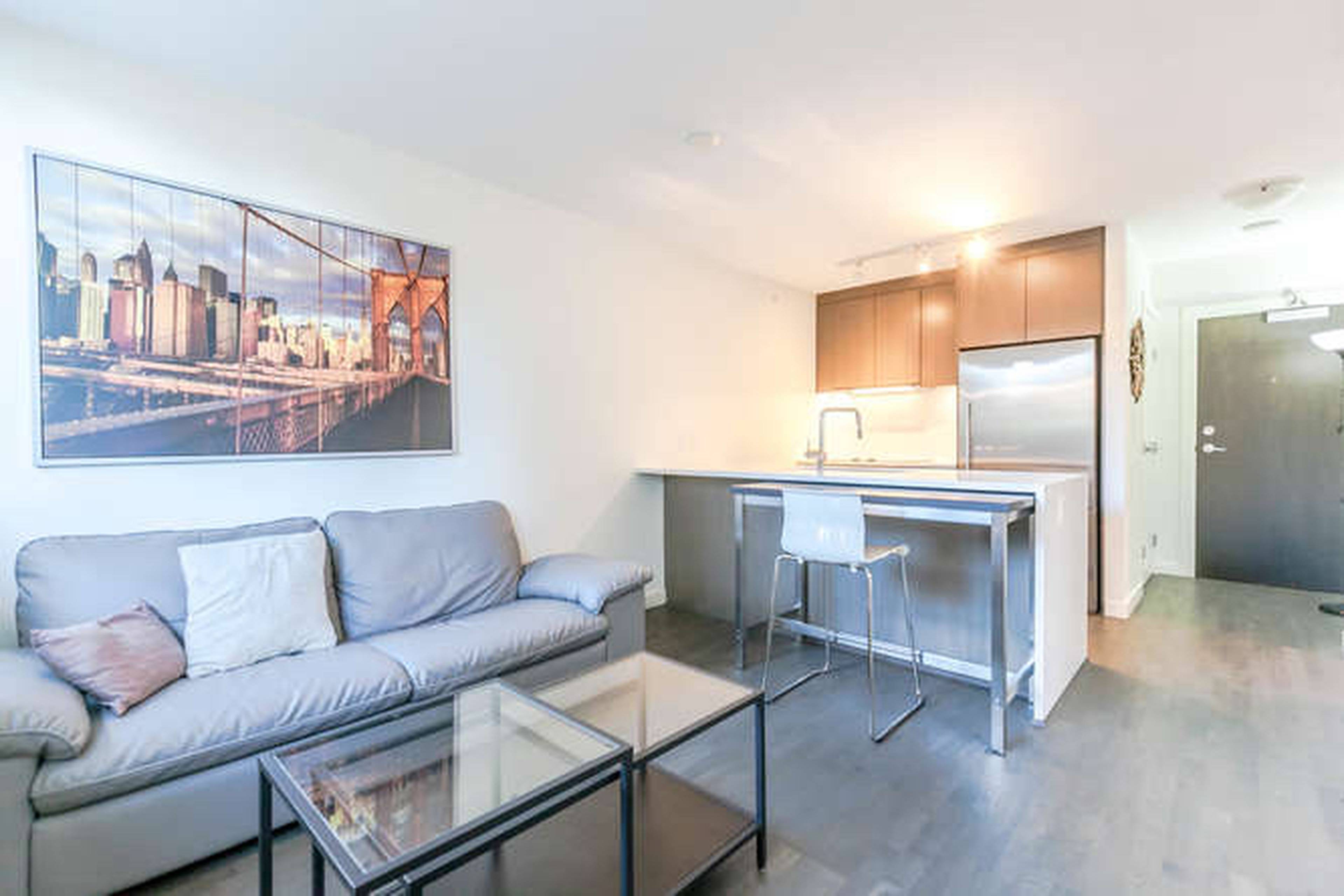 1009 Harwood St, Vancouver, BC 1 Bedroom Apartment for Rent liv.rent