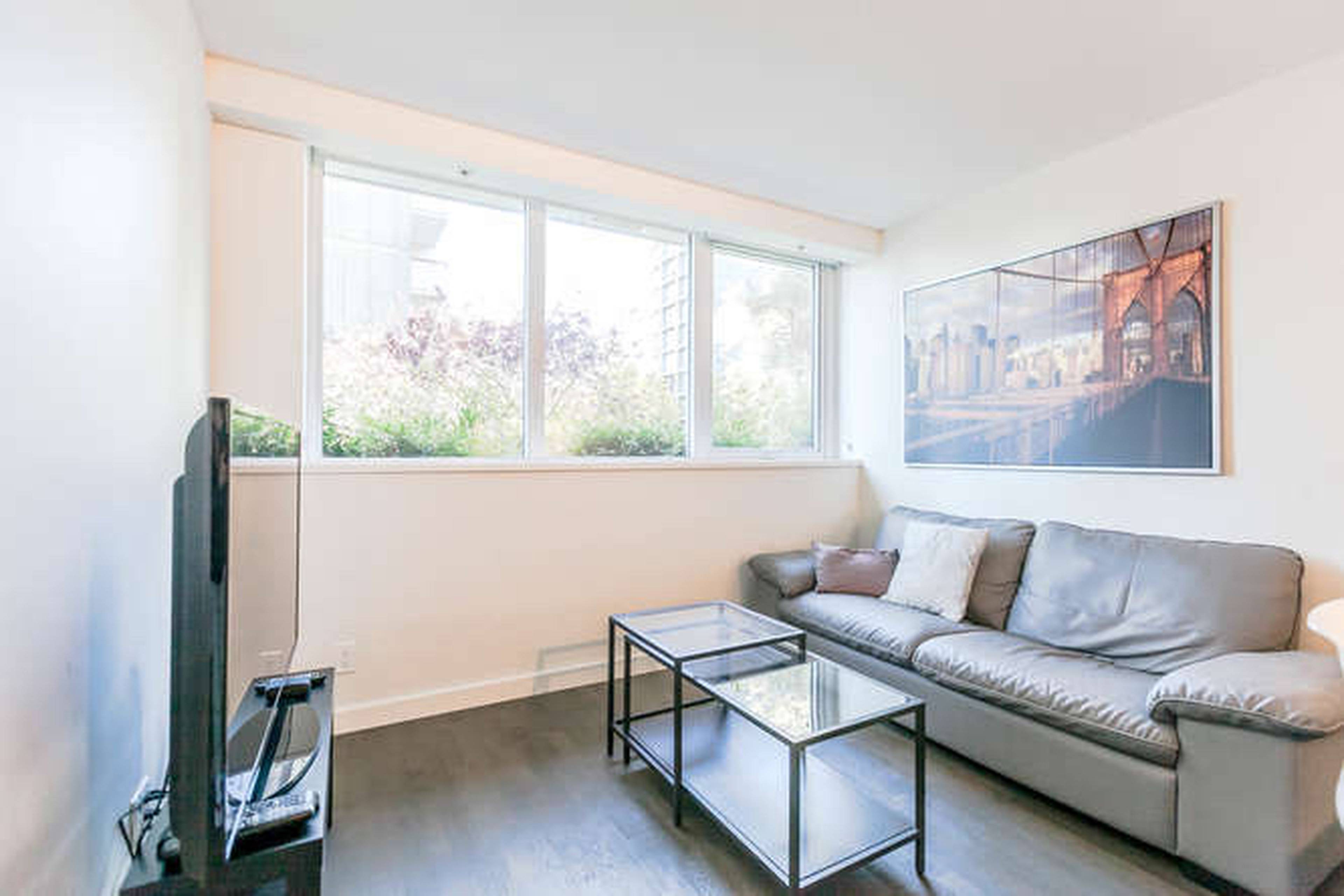 1009 Harwood St, Vancouver, BC 1 Bedroom Apartment for Rent liv.rent