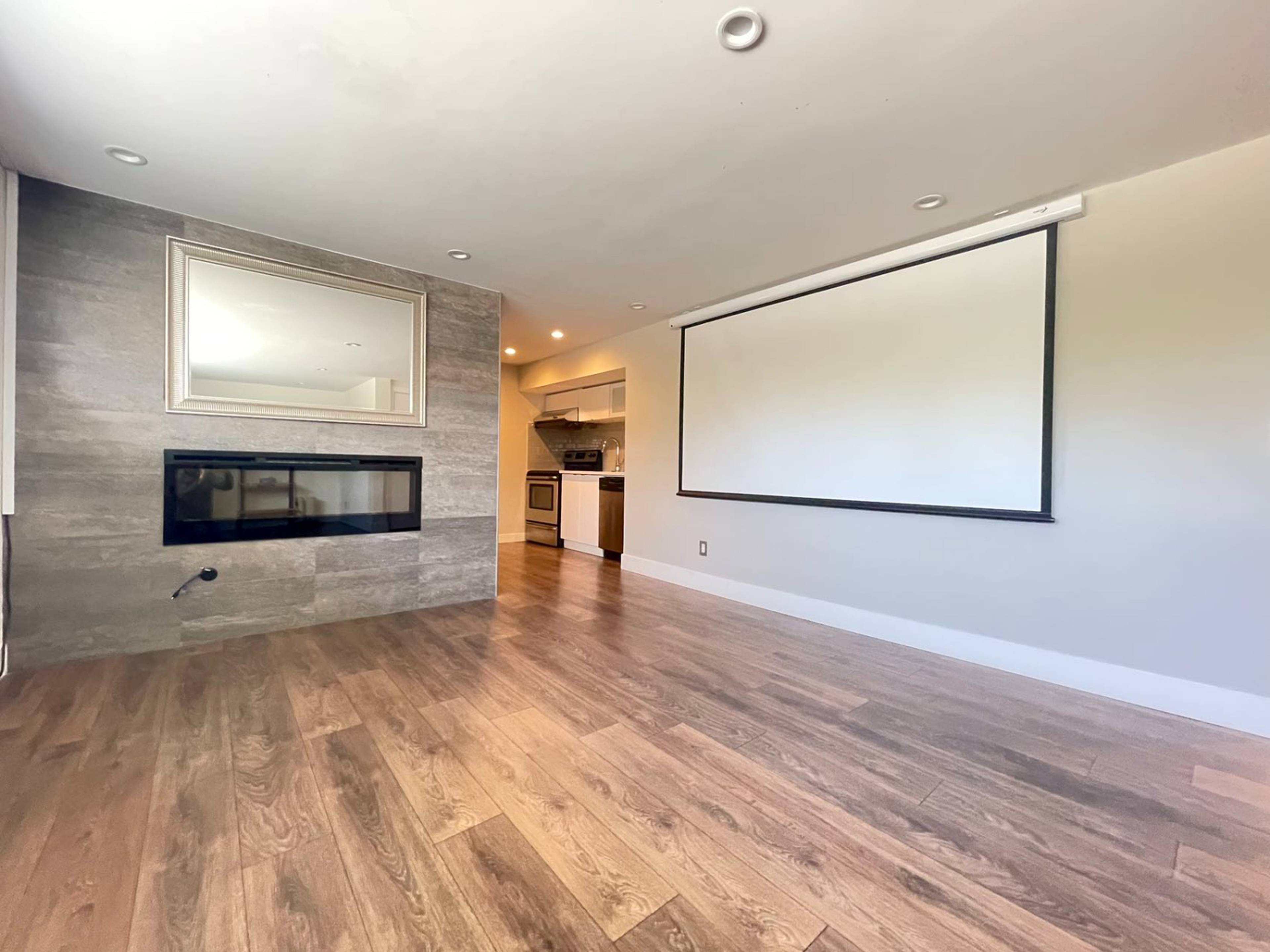 Palmerston Ave, West Vancouver, BC 3 Bedroom Room for Rent liv.rent