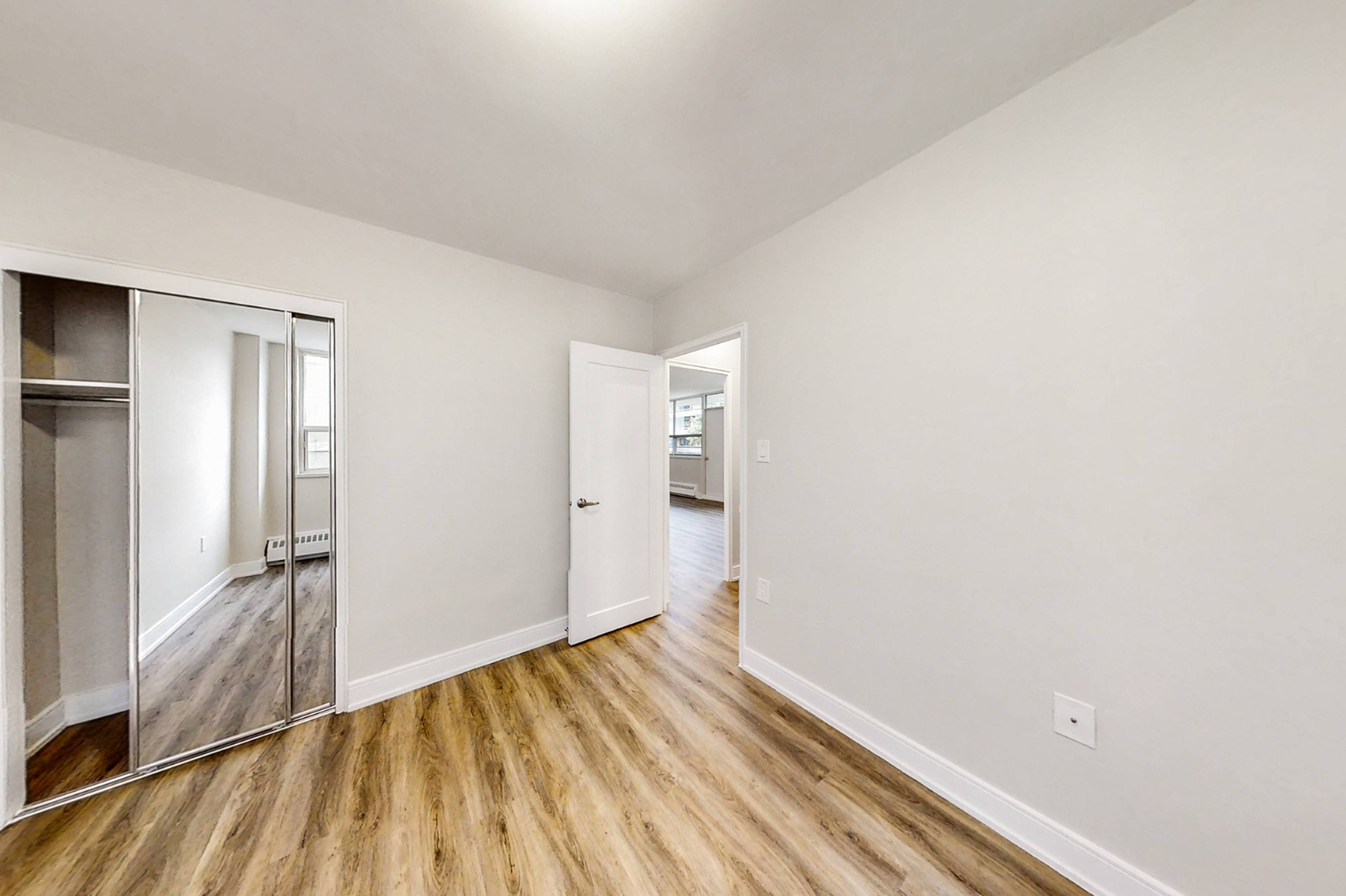 2 Bedrooms 47 Spencer Avenue, Toronto, ON 2 Bedroom Apartment for