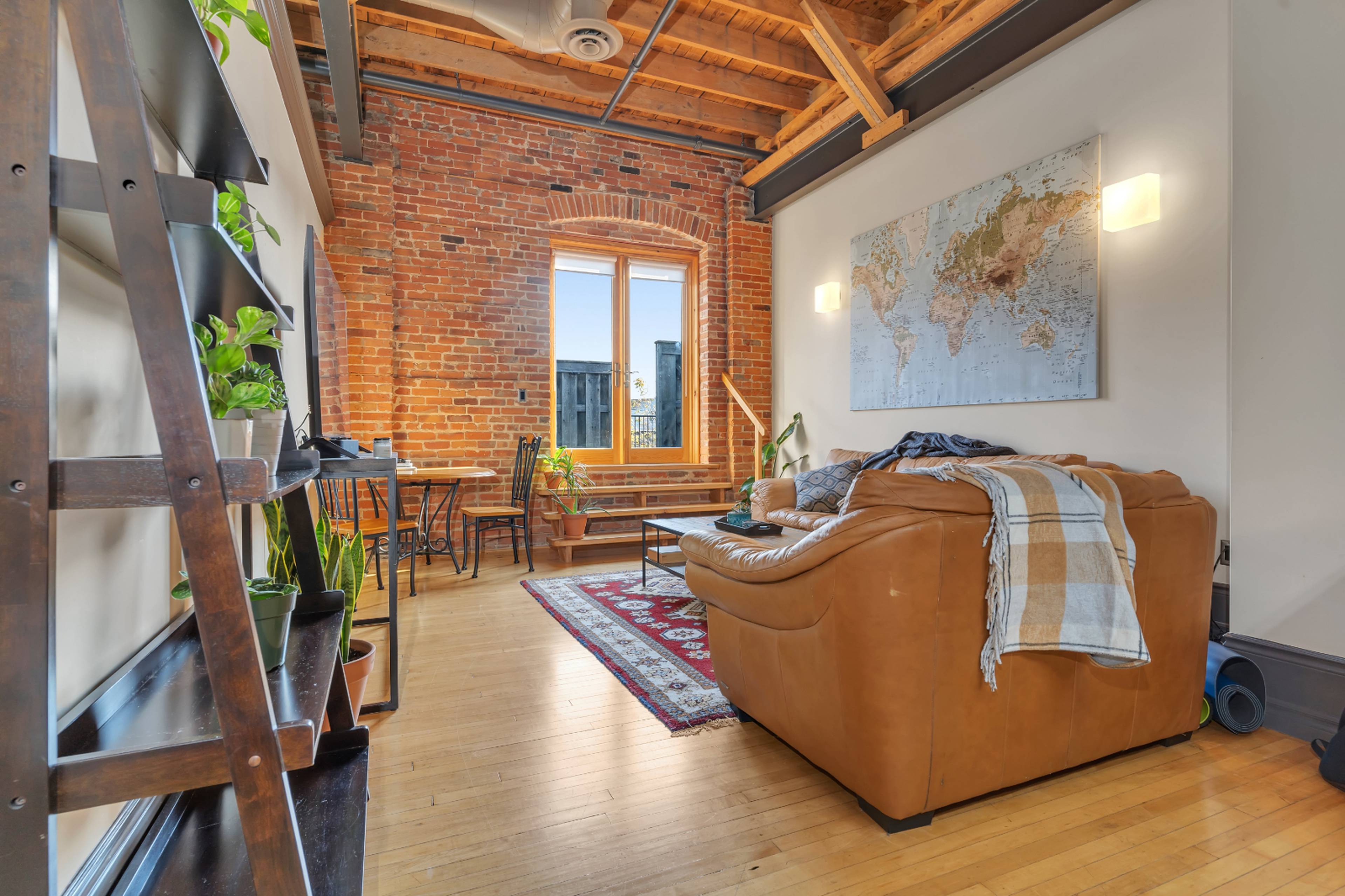 Studio 184 Sydenham St, Kingston, ON Studio Apartment for Rent